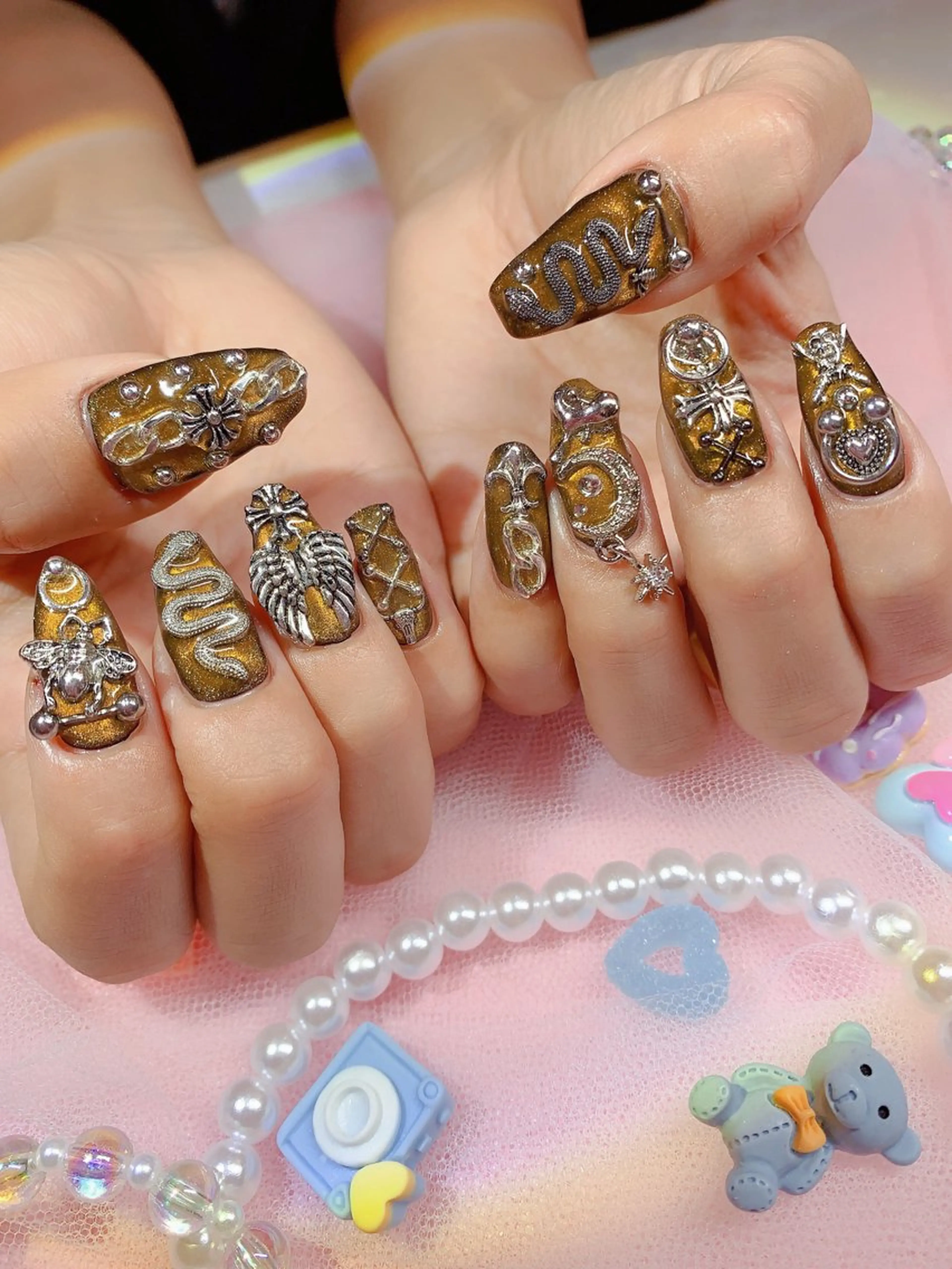 ネイル アートネイル キラキラネイル 韓国ネイル ロングネイル 持ち込み シェアサロンLei.g(レイジー)所属・3Dアートネイル💗 都築レナのネイルデザイン