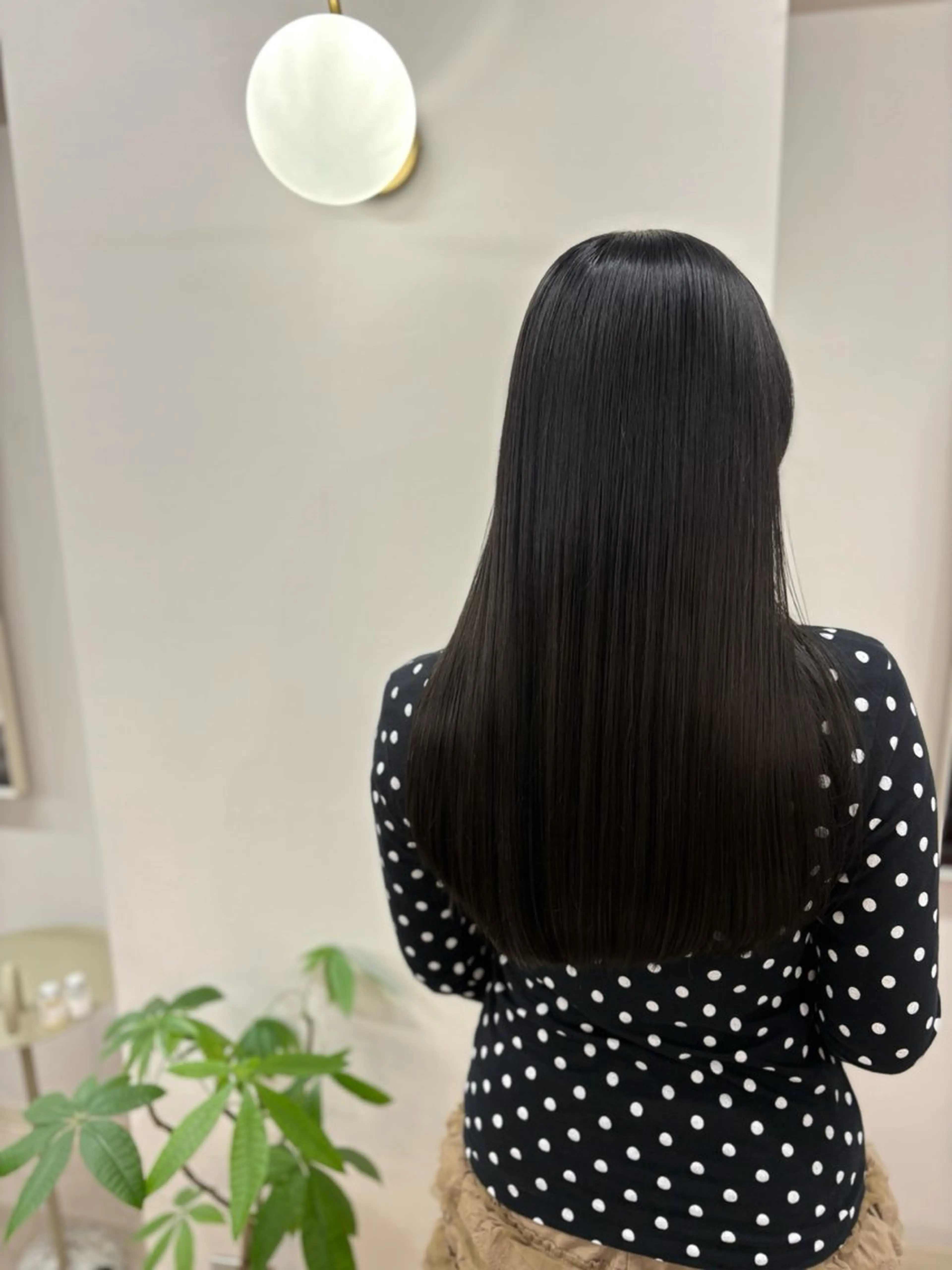 セミロング カラー ヘアアレンジ 透明感カラー くびれヘア 顔まわりレイヤー 顔周りカット 韓国風ヘア カット ヘアカラー トリートメント ヘッドスパ ヘアセット ®️レイヤー/透明感 カラー/星野六三四のヘアスタイル