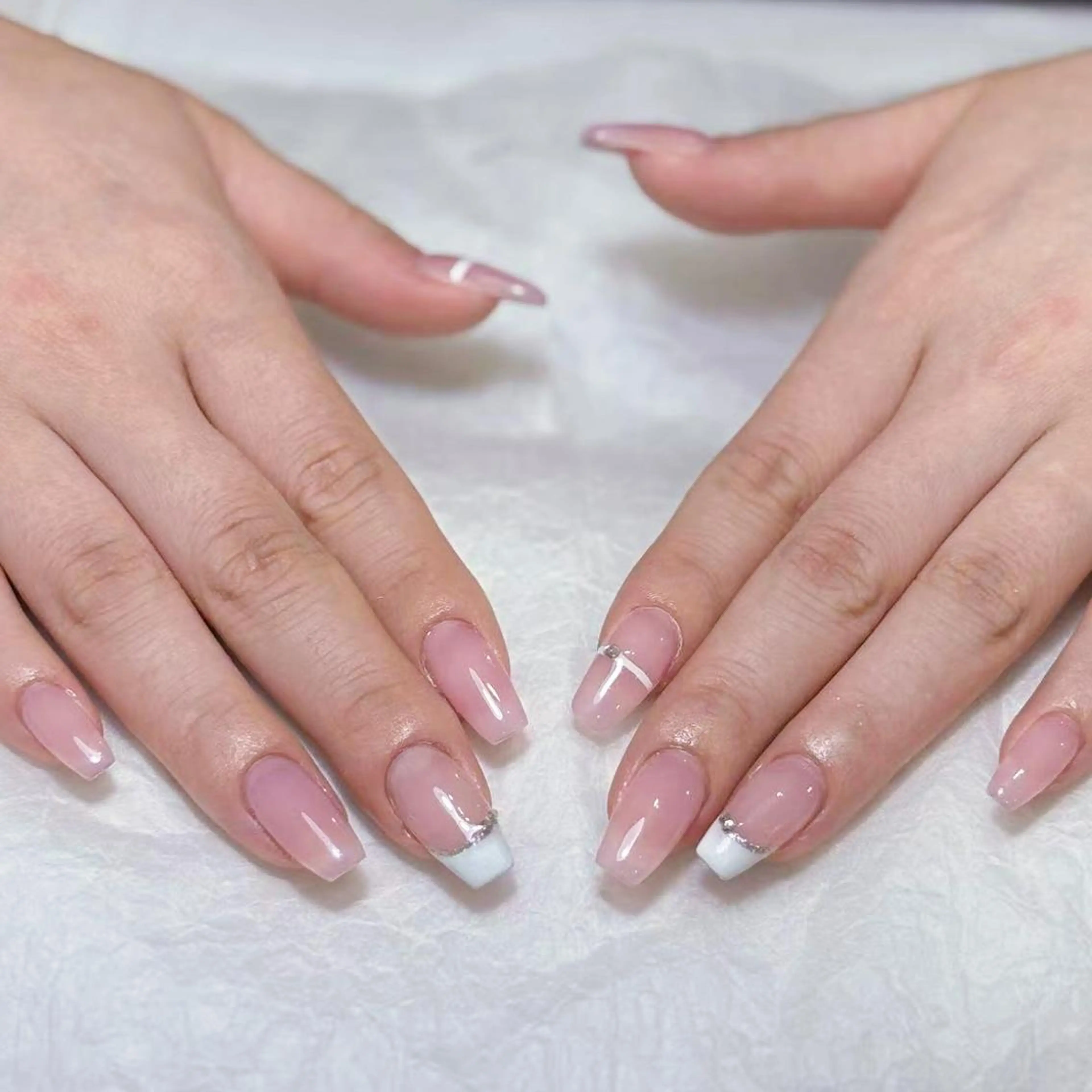 ネイル アートネイル オーロラネイル ガーリー キラキラネイル 韓国ネイル ハンドネイル DIANMOND NAIL🌸のネイルデザイン