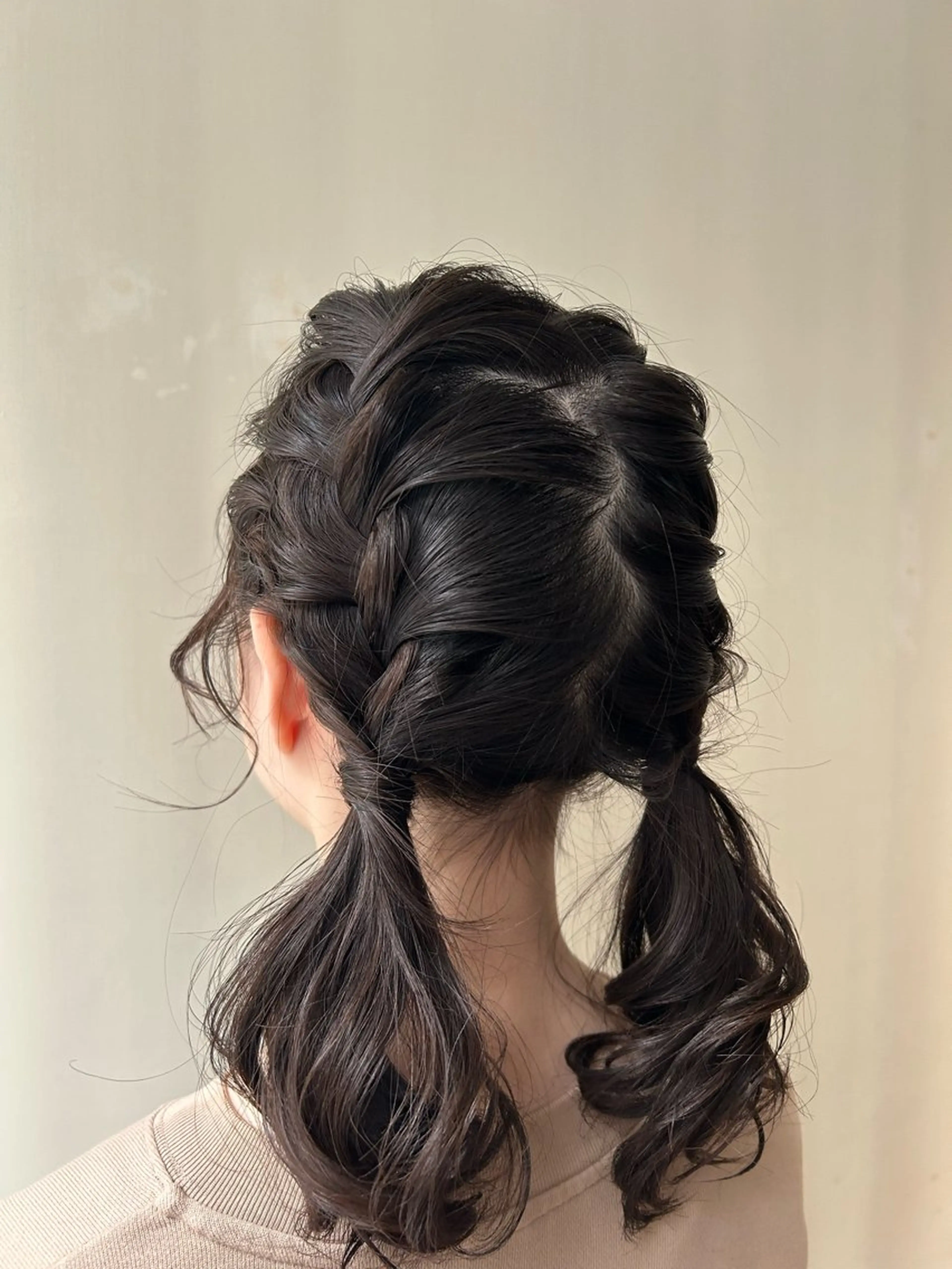 ミディアム ツインテール 中野 結華のヘアスタイル