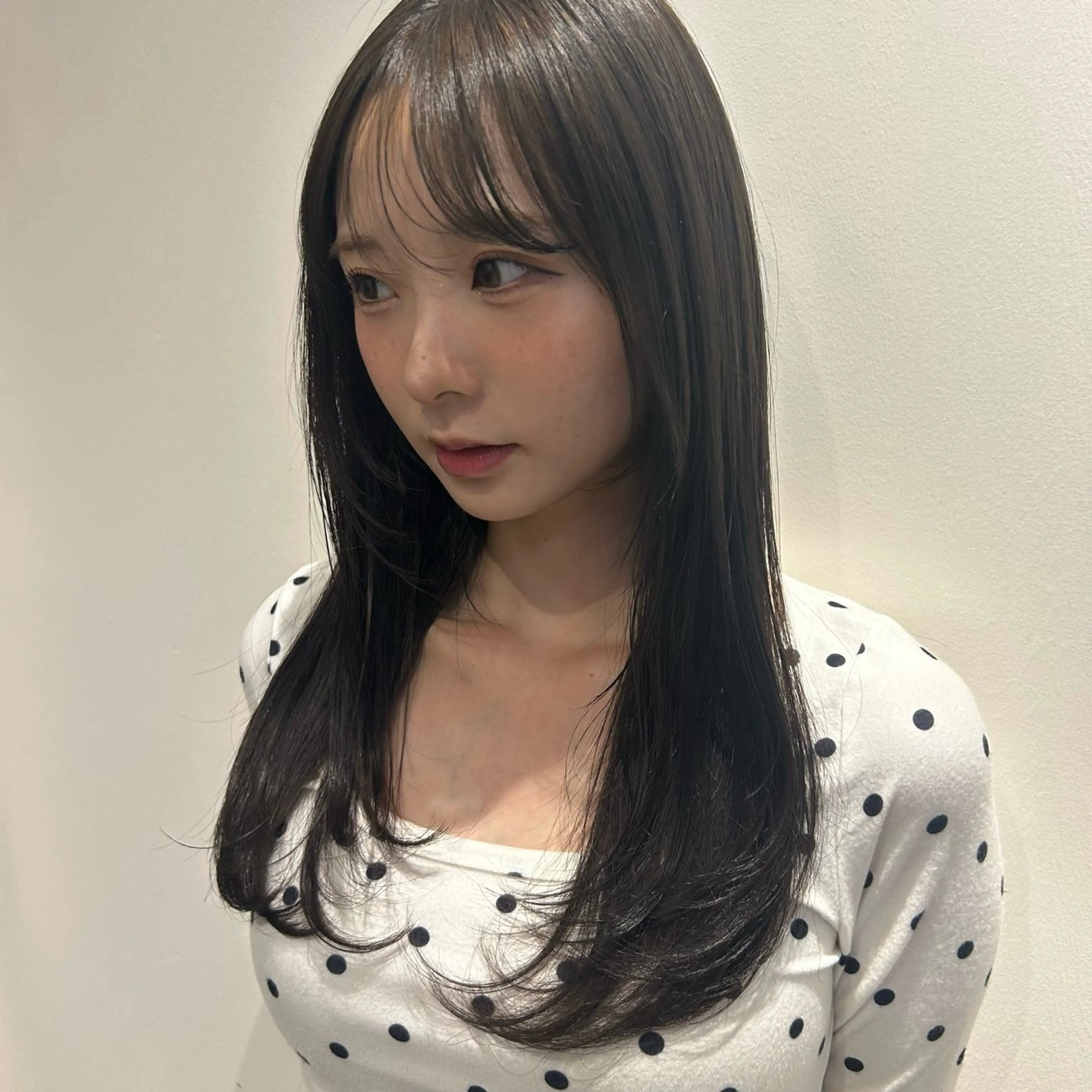 ロング カラー オリーブカラー ヘアカラー 田中 遥陽のヘアスタイル