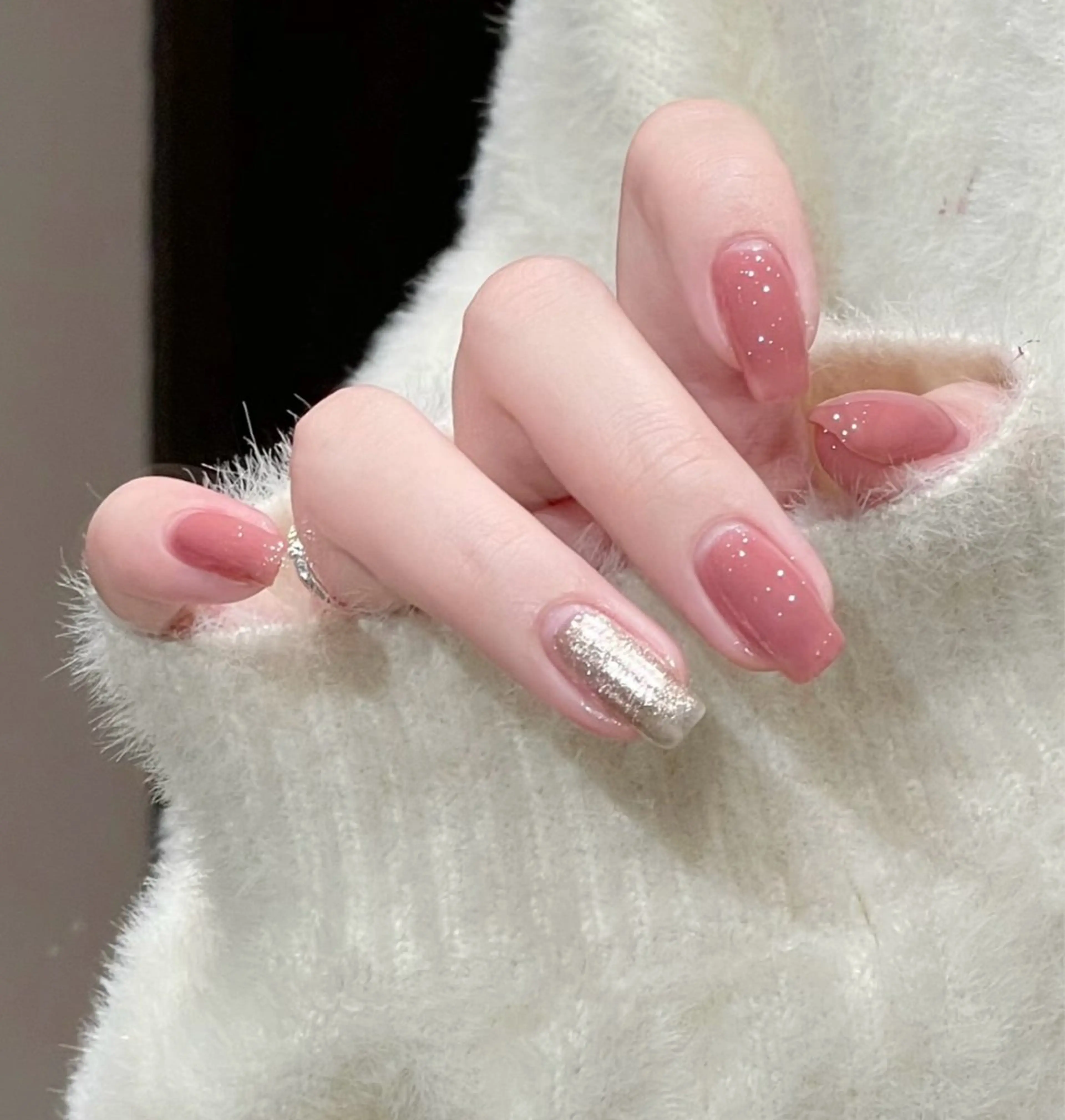 ネイル ハンドネイル キン グミのネイルデザイン