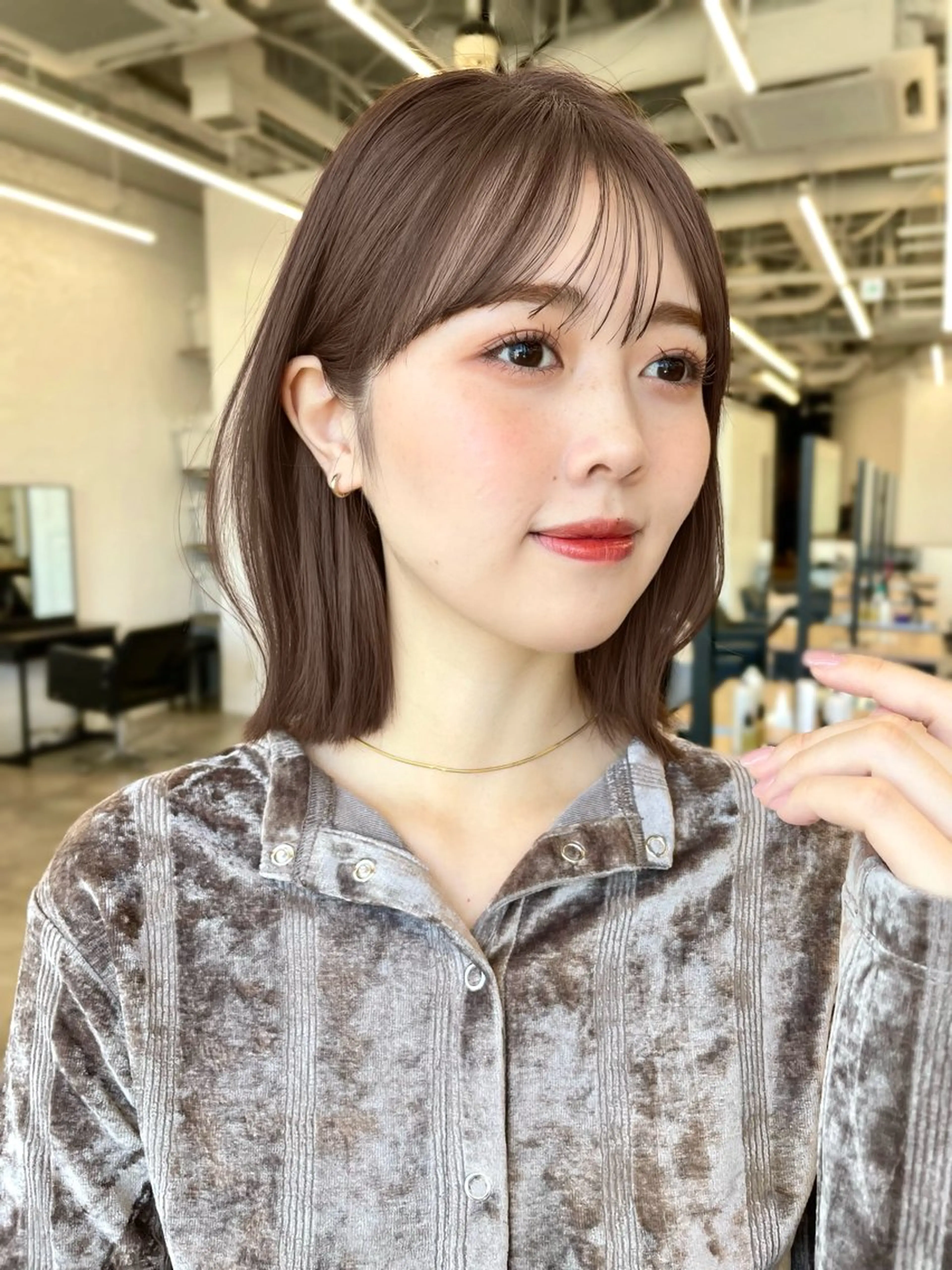 ミディアム カラー ヘアアレンジ カット ヘアカラー トリートメント ヘッドスパ ヘアセット 【柔らか透明感✨/ 似合せ前髪】大石葉月のヘアスタイル