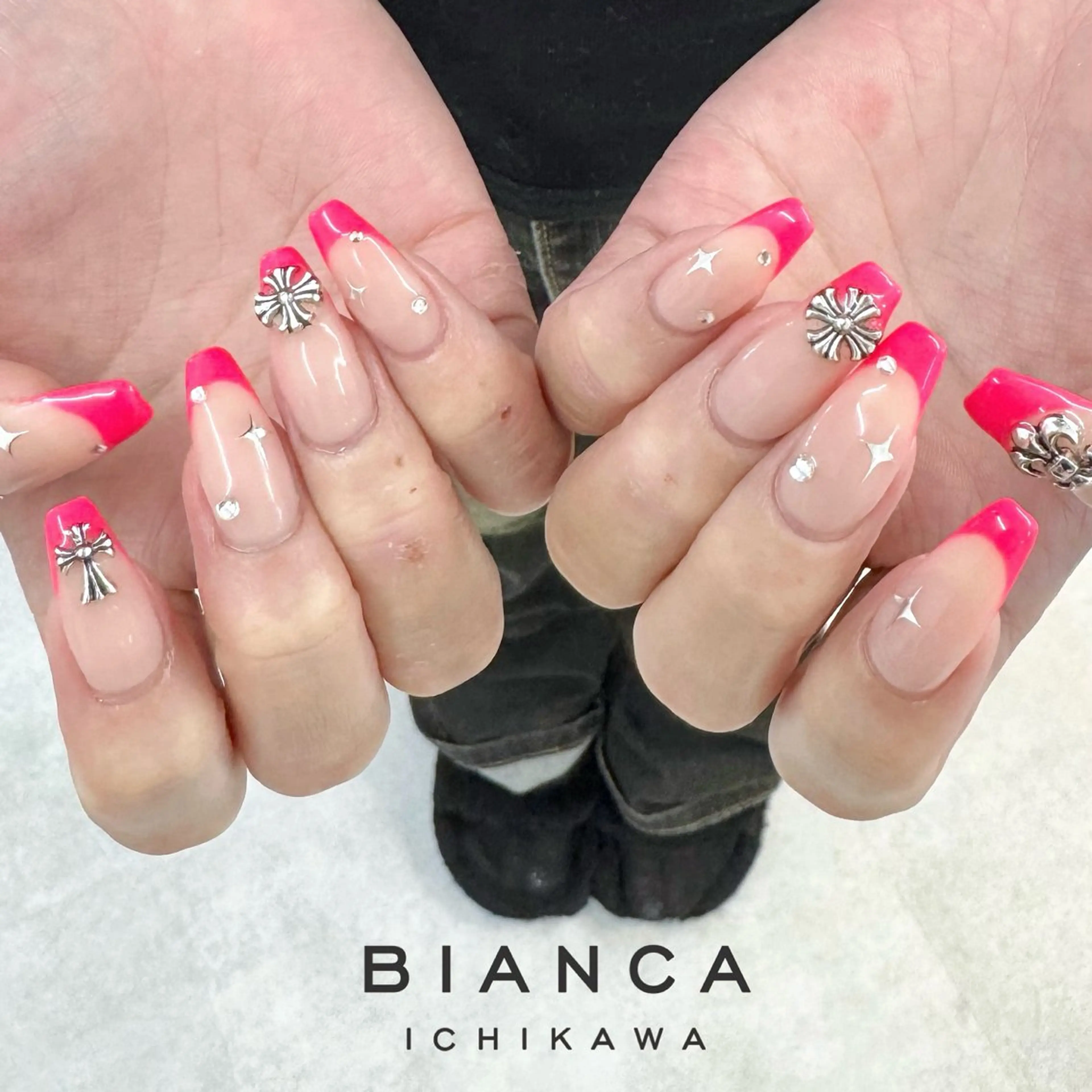 ネイル Bianca 石井🎀のネイルデザイン