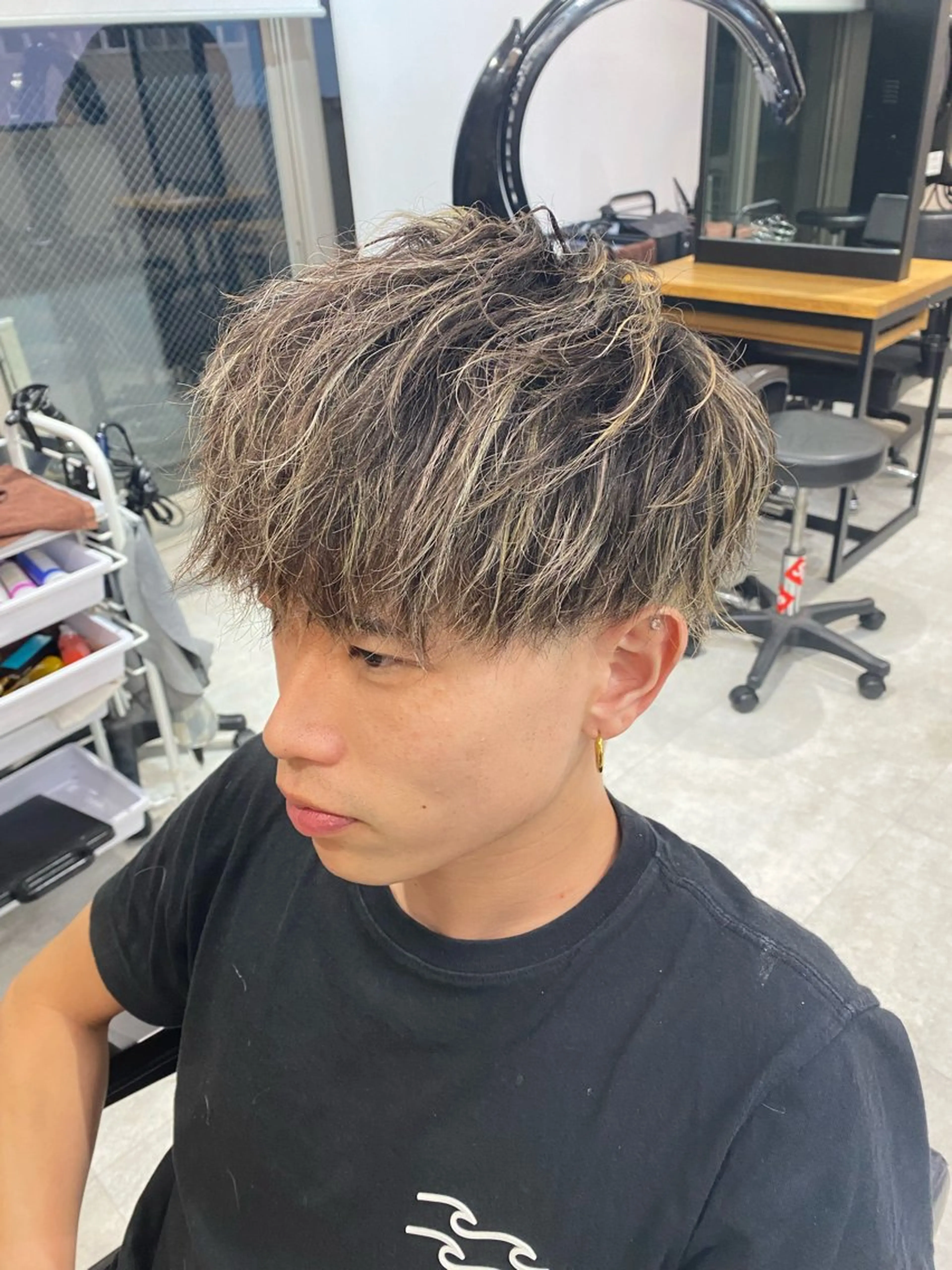 ミディアム カラー メンズ メンズハイライト ハイライトカラー ハイライト カット ヘアカラー 🐉『メンズ美容師』 吉田龍星🐉のヘアスタイル