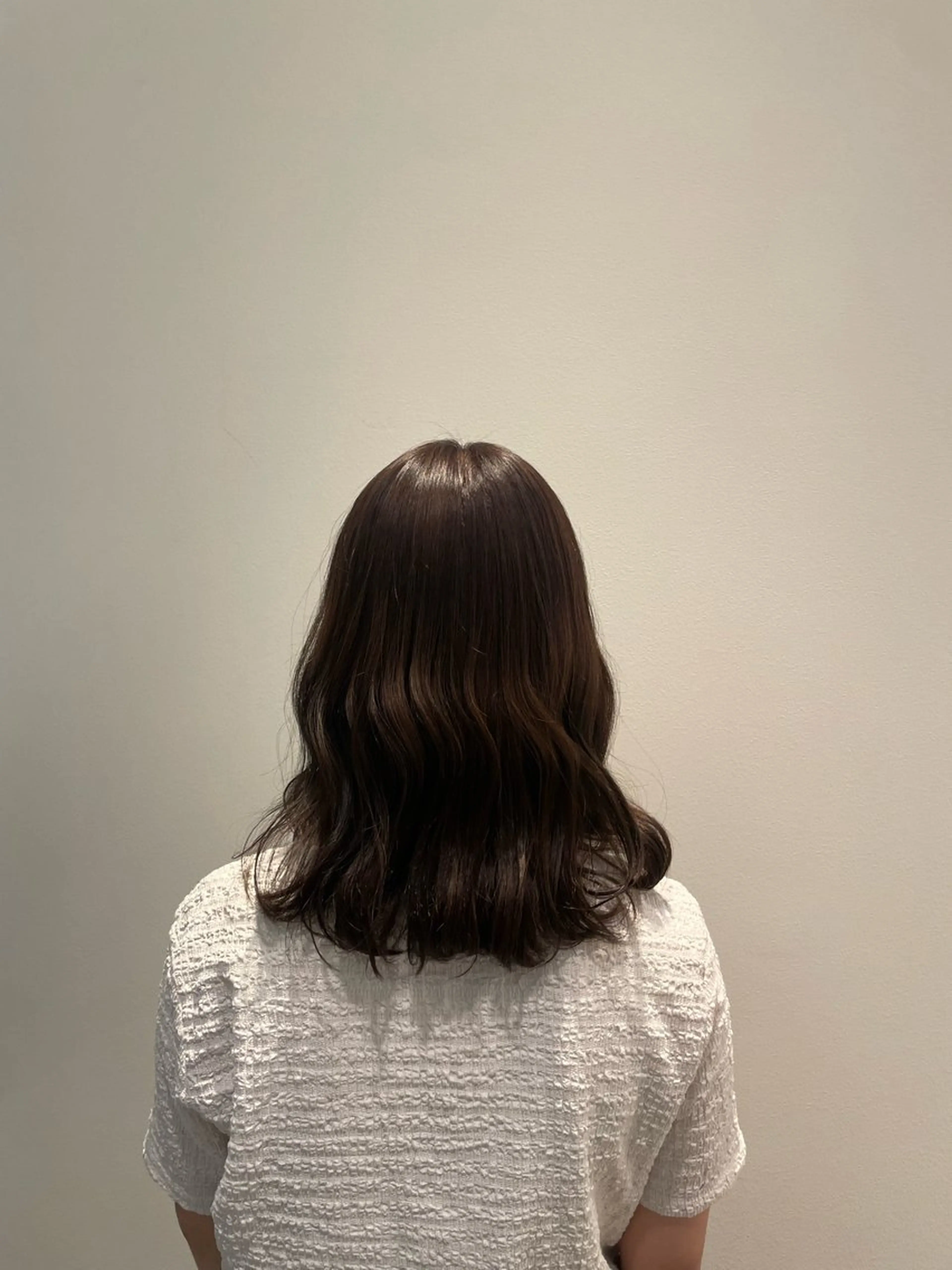 セミロング カラー ブラウンカラー ヘアカラー トリートメント 磯引 美菜のヘアスタイル