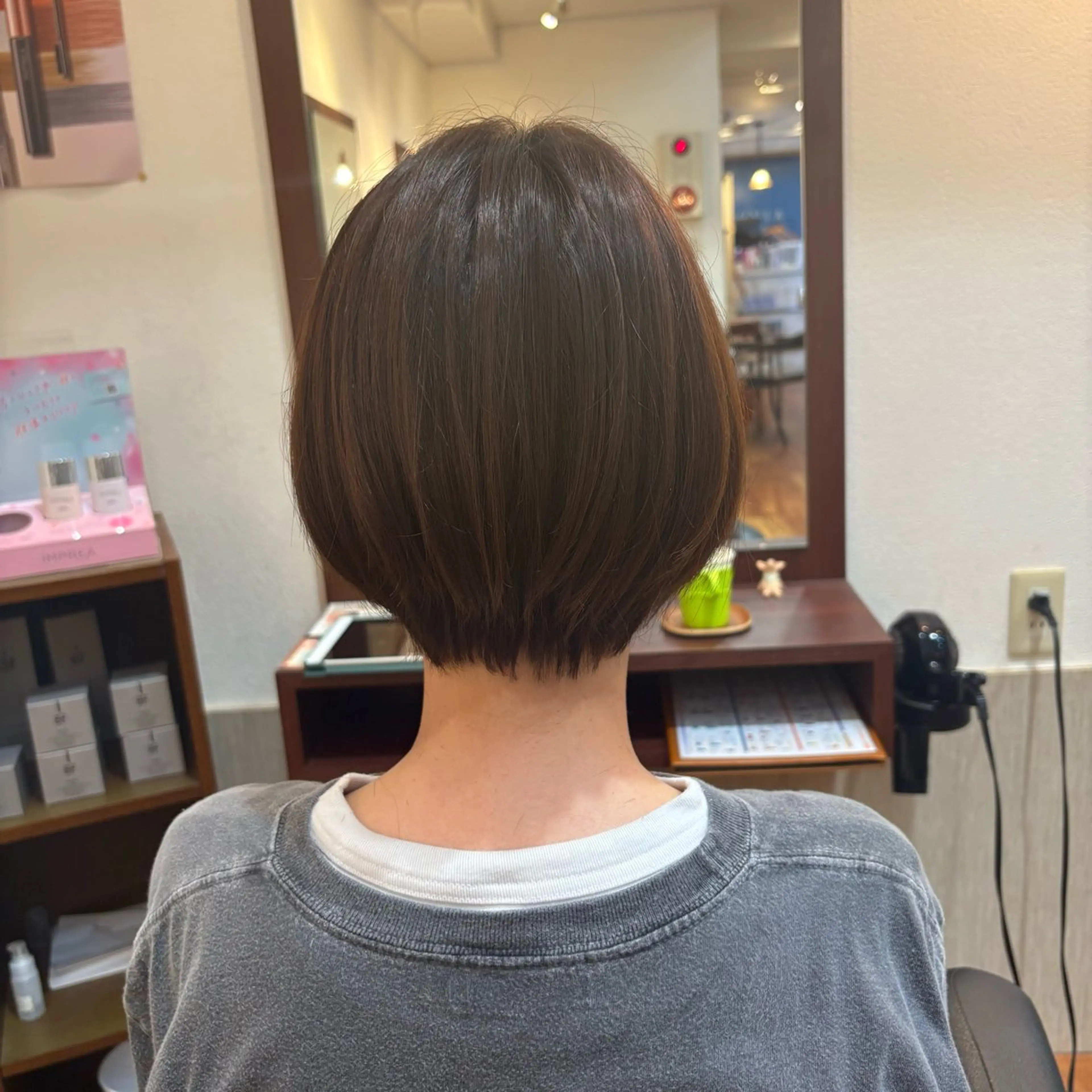 ショート MOLLASALON 浅香山店所属・髪質改善カラー 縮毛矯正🤍辻桃加のヘアスタイル