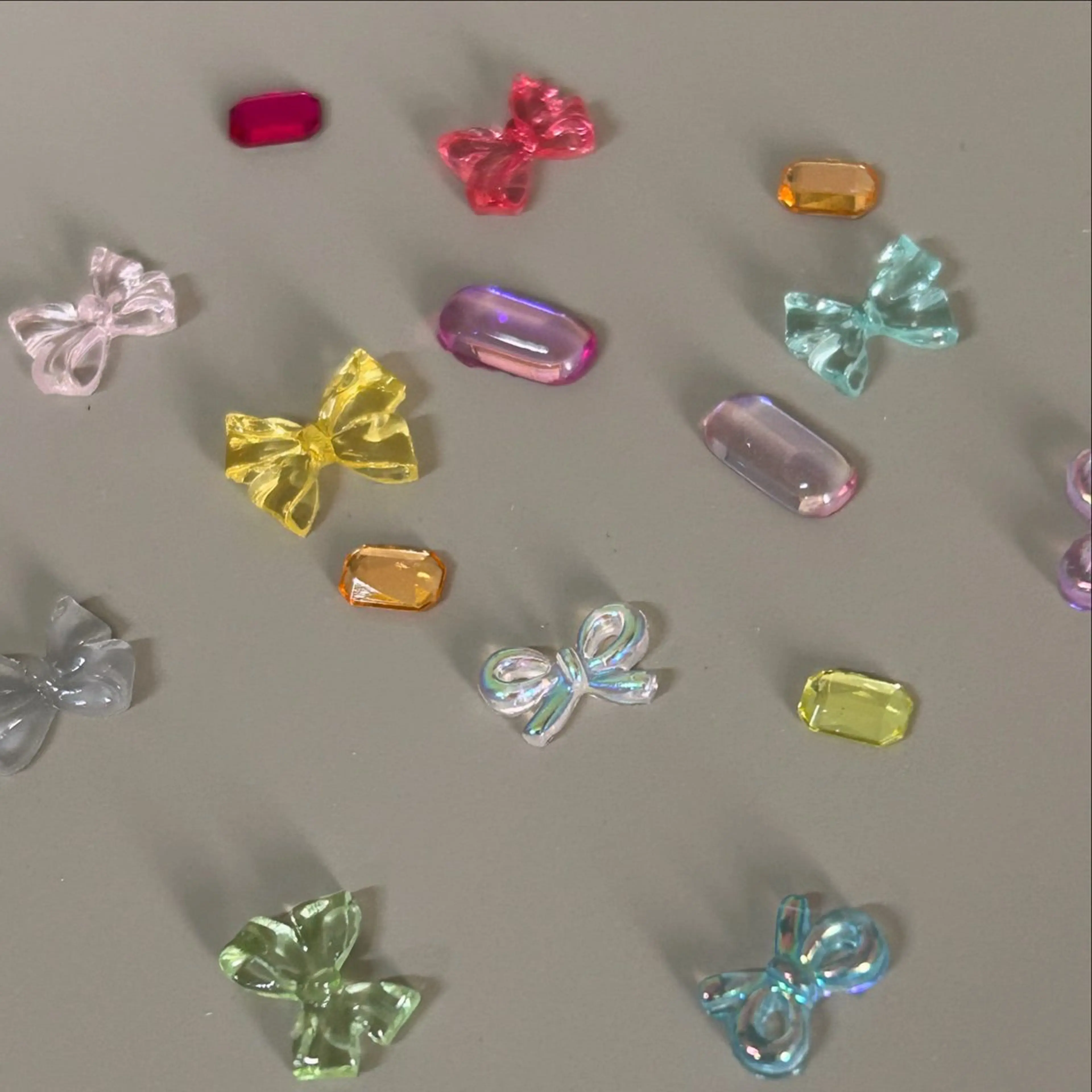 ネイル nail atelier hiton所属・nailist 朱音のネイルデザイン