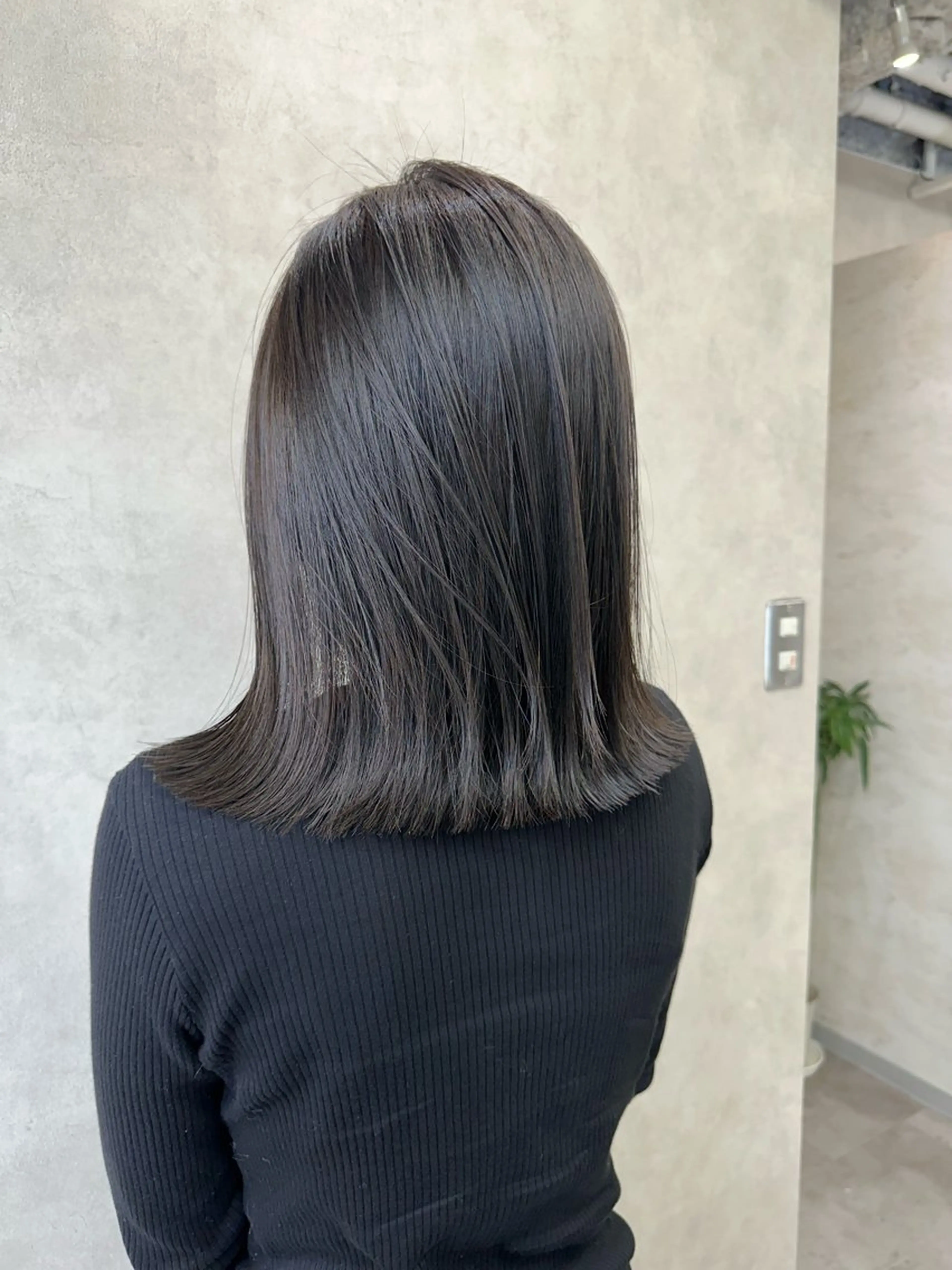 セミロング カラー グレージュ ラベンダーカラー ラベンダーグレージュ ラベンダーグレー ako │ soa巻ける縮毛矯正のヘアスタイル