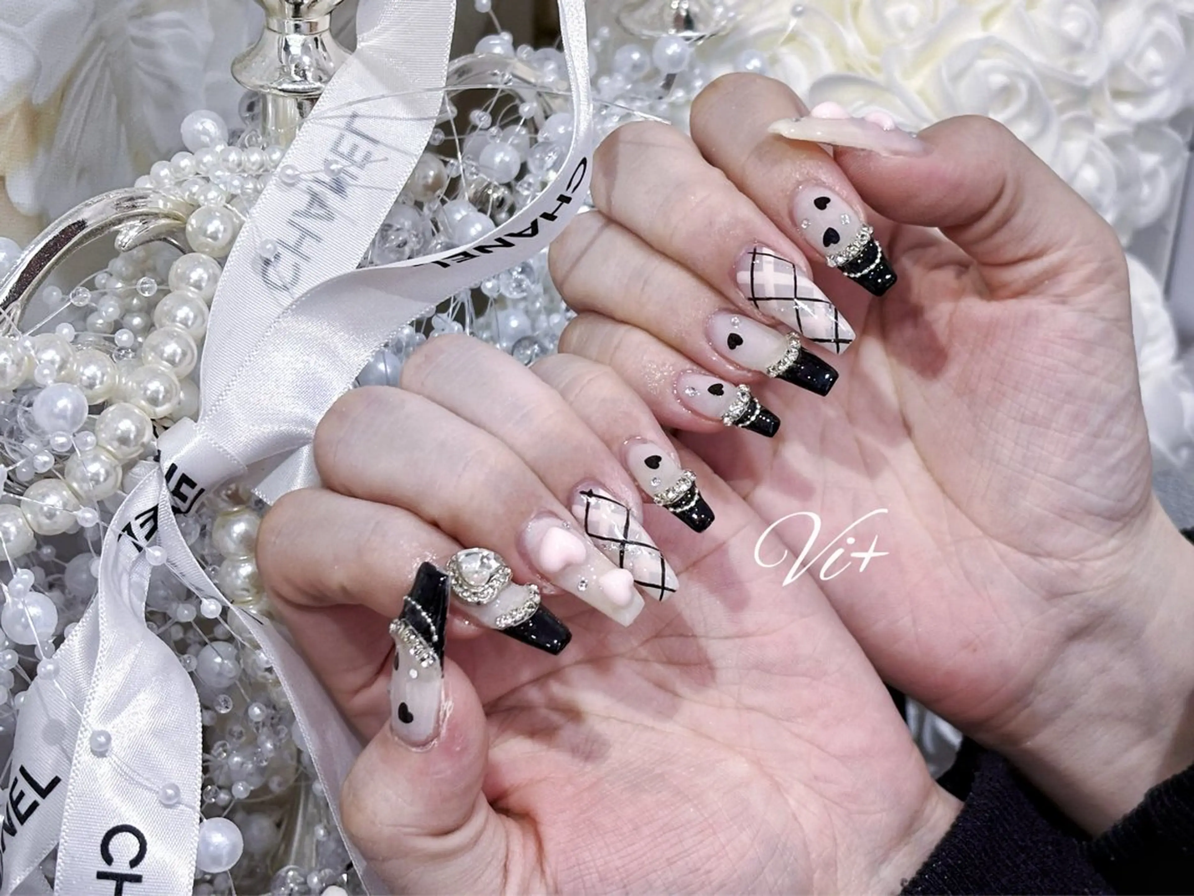 ネイル Nailsalon Vi+ももか🩷のネイルデザイン