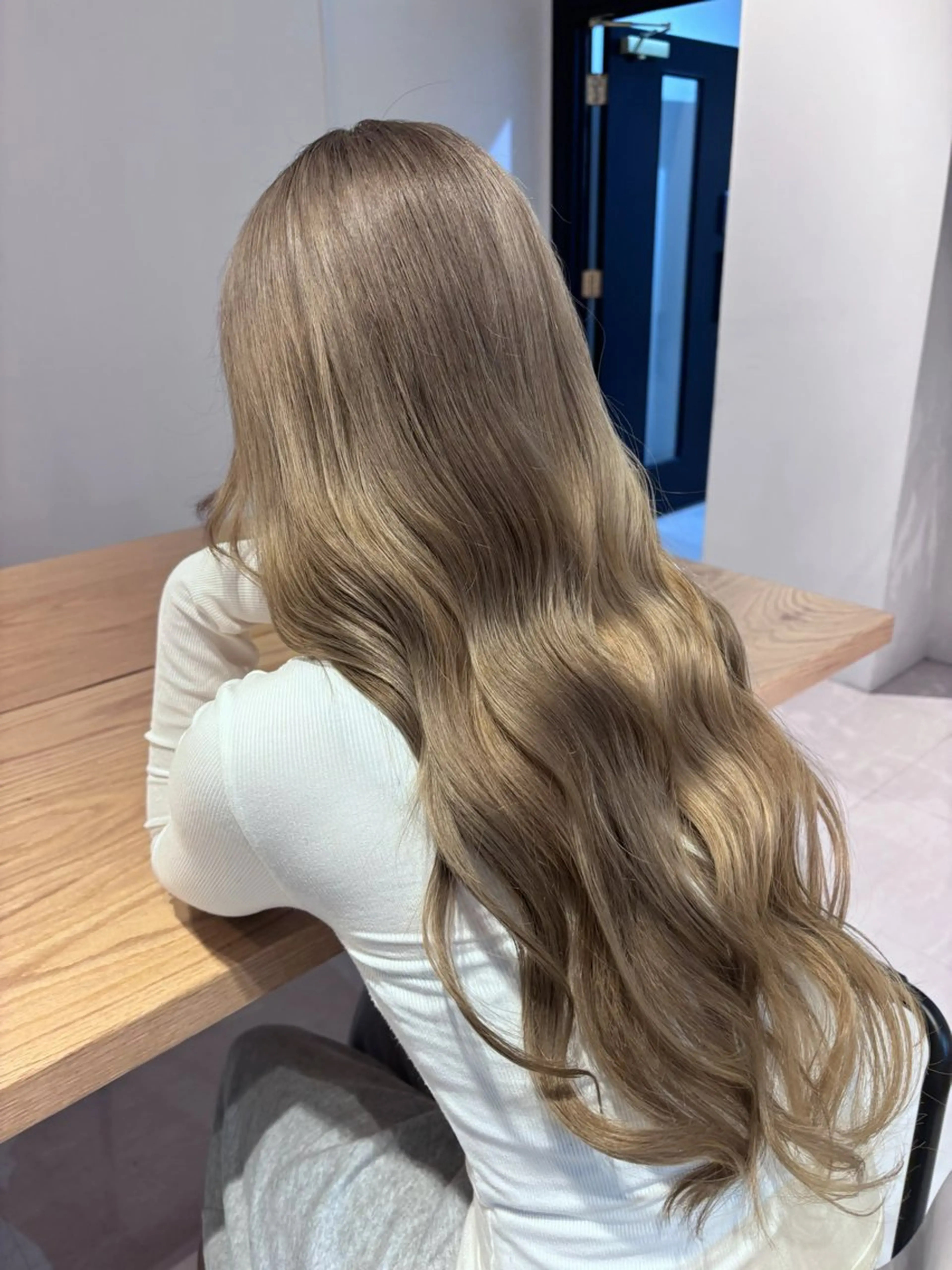 ロング ヘアカラー 瀬戸 杏珠のヘアスタイル