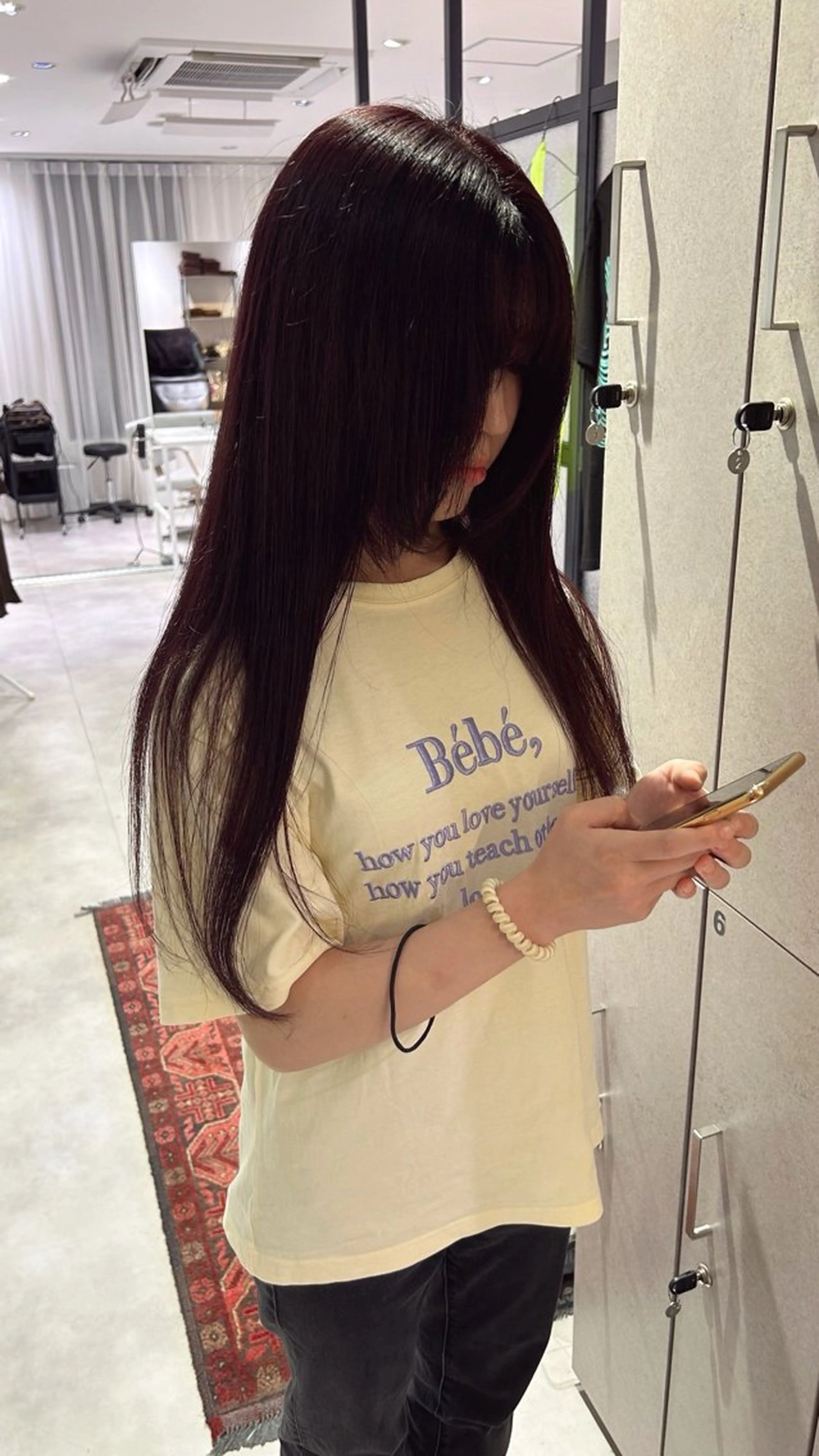 ロング Ann/ベージュ /ミルクティーのヘアスタイル