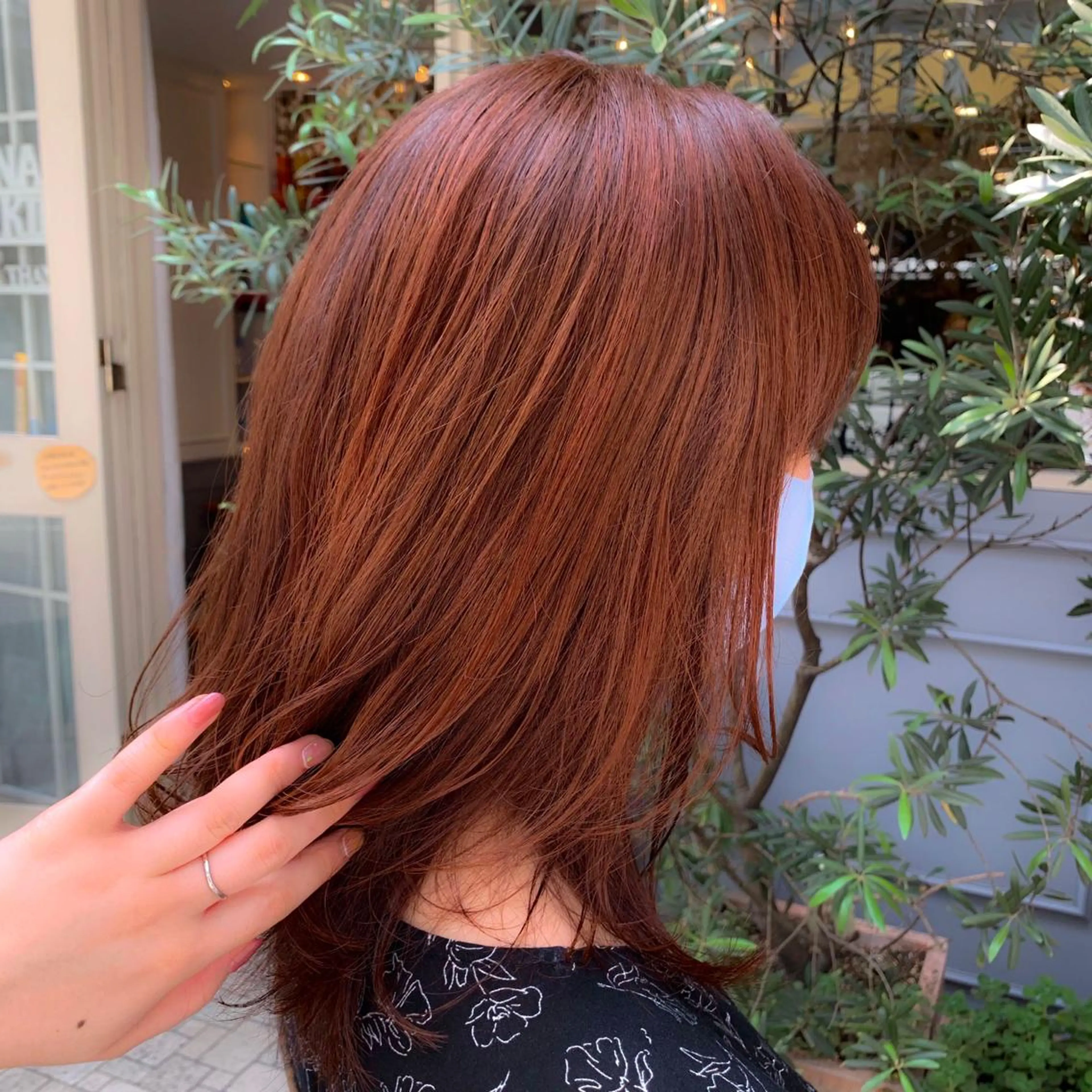 セミロング カラー 切りっぱなしボブ ソノキユウカのヘアスタイル