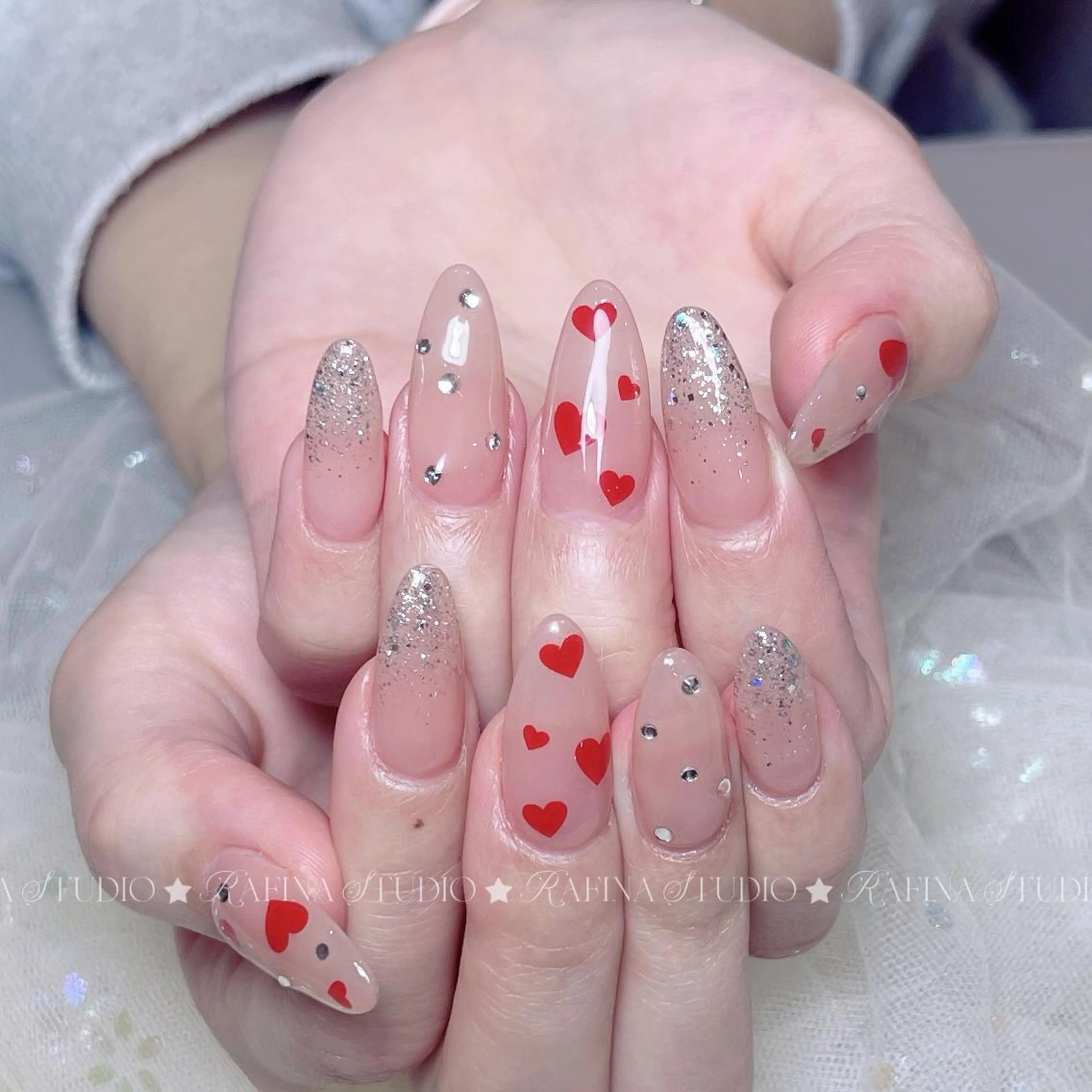 ネイル 玲央 YOYOのネイルデザイン