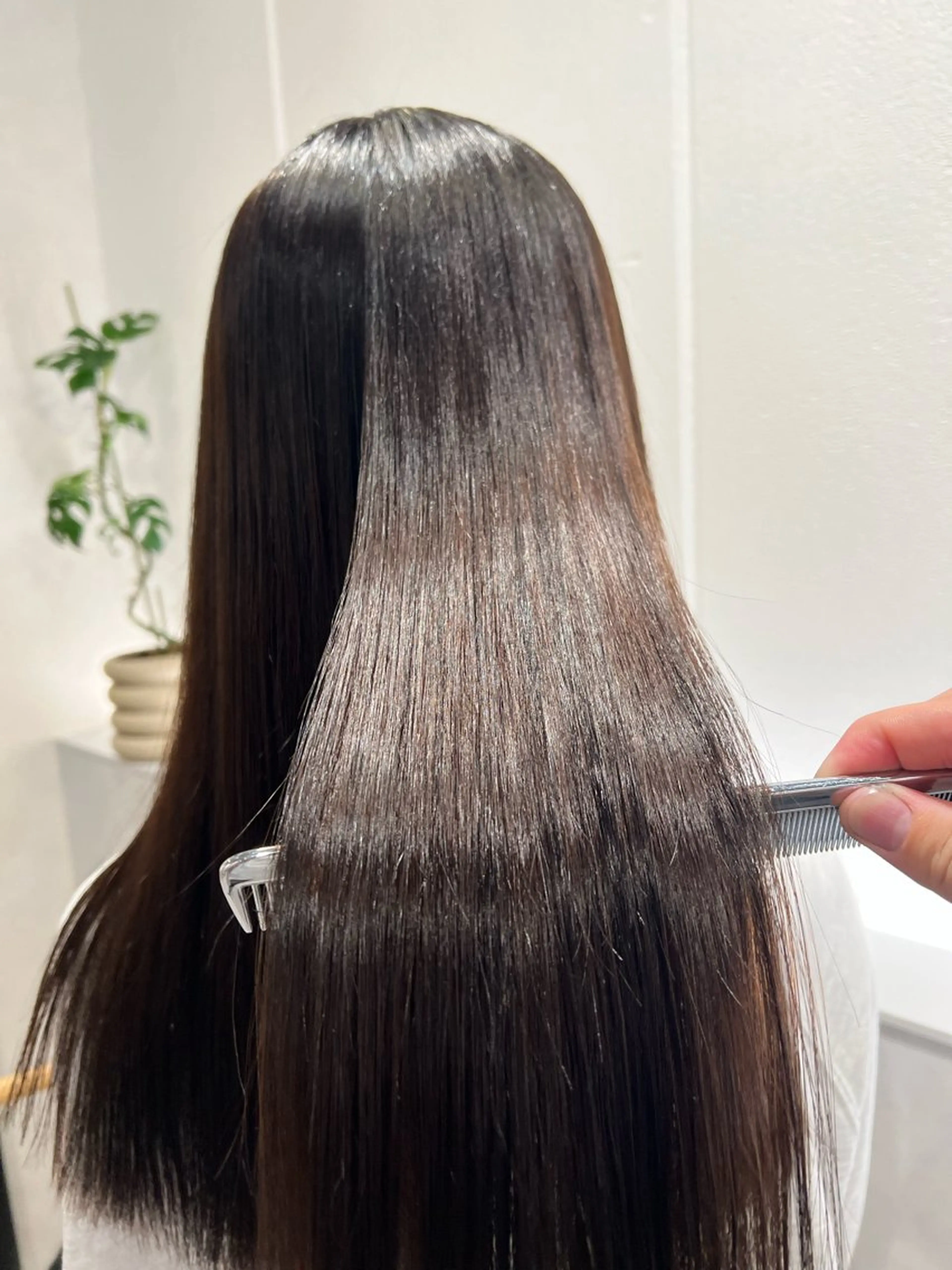 パーマ AIconic nagoya所属・縮毛矯正/ レイヤー/ミディアムのヘアスタイル