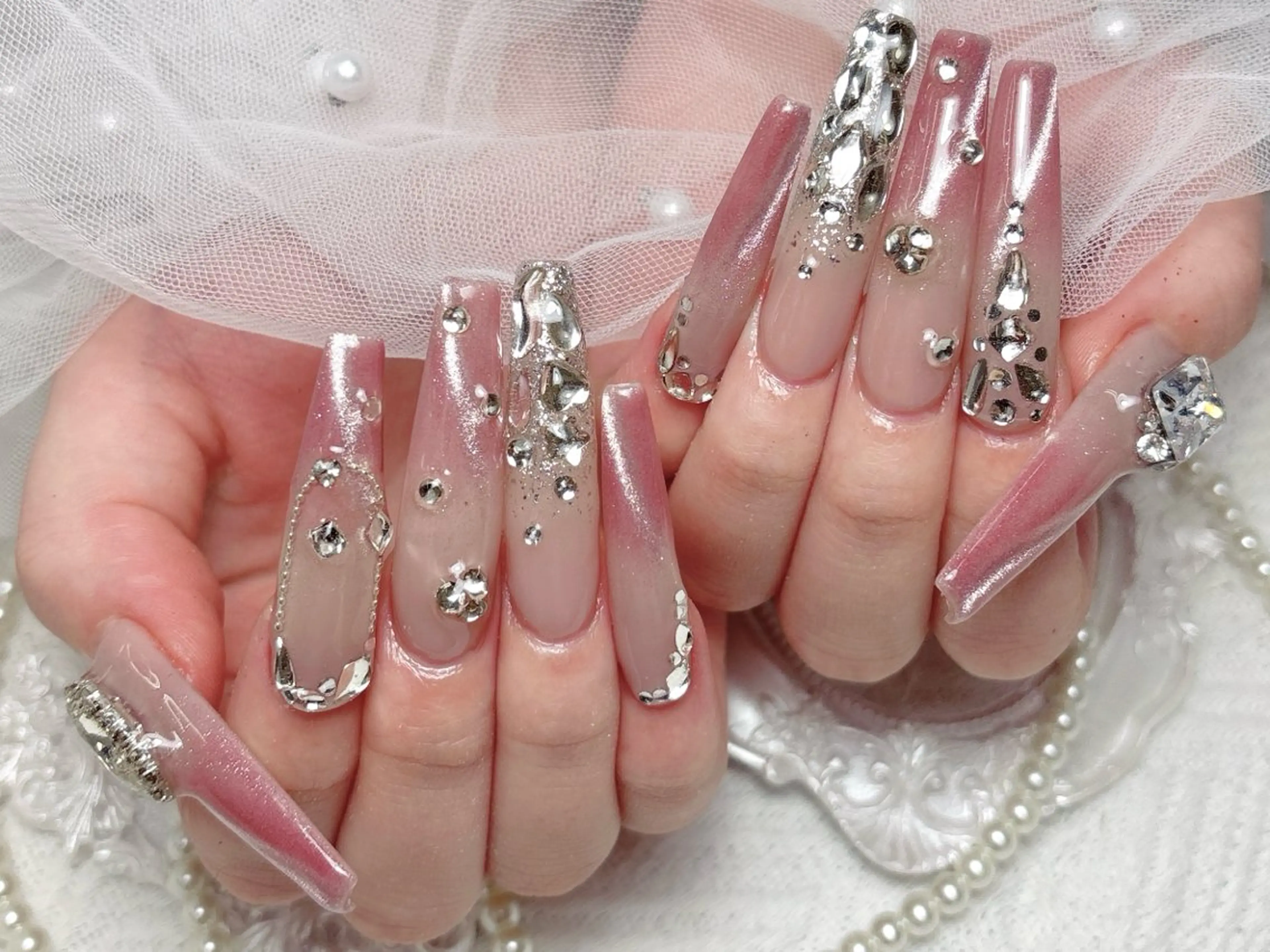 ネイル ジェルネイル 韓国ネイル マグネットネイル 持ち込み ワンカラーネイル ハンドネイル ハンドケア R1🎀Nail💕 池袋東口店のネイルデザイン