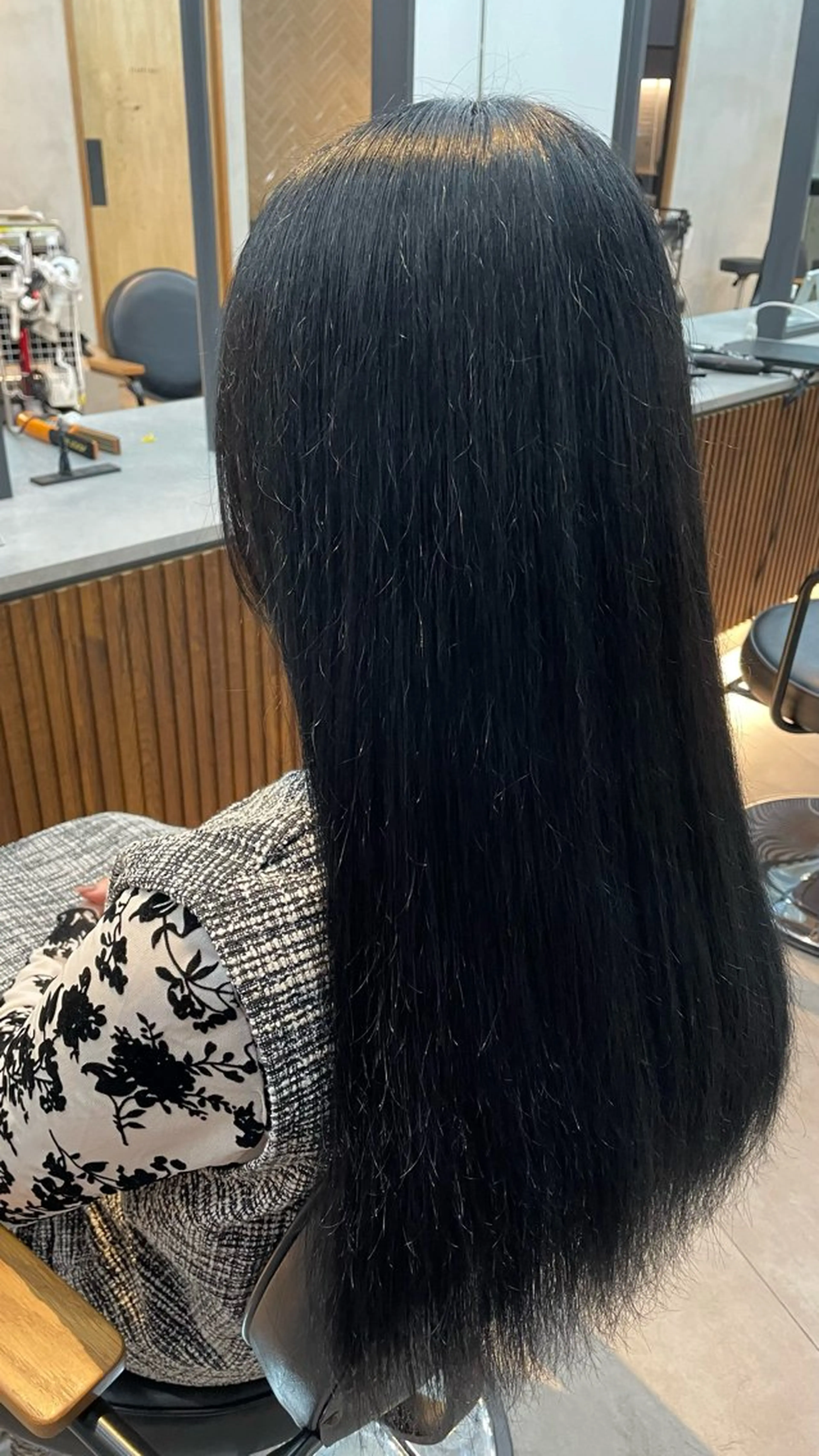 カラー ANGELICA 國吉　日向のヘアスタイル