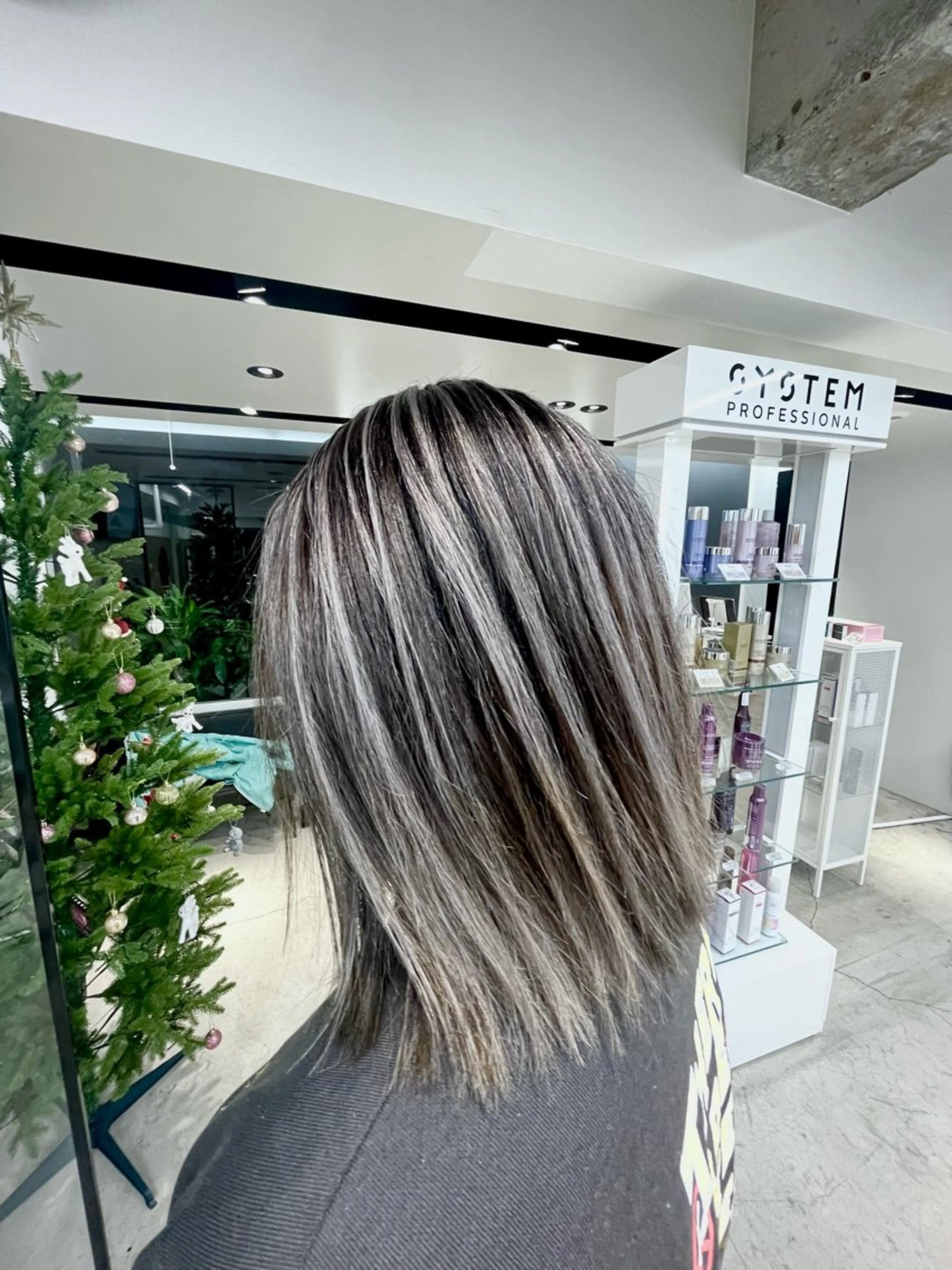 ミディアム カラー バレイヤージュ ハイライトカラー ハイライト レイヤーカット メンズ特化/パーマ/ 骨格矯正カット/真人のヘアスタイル