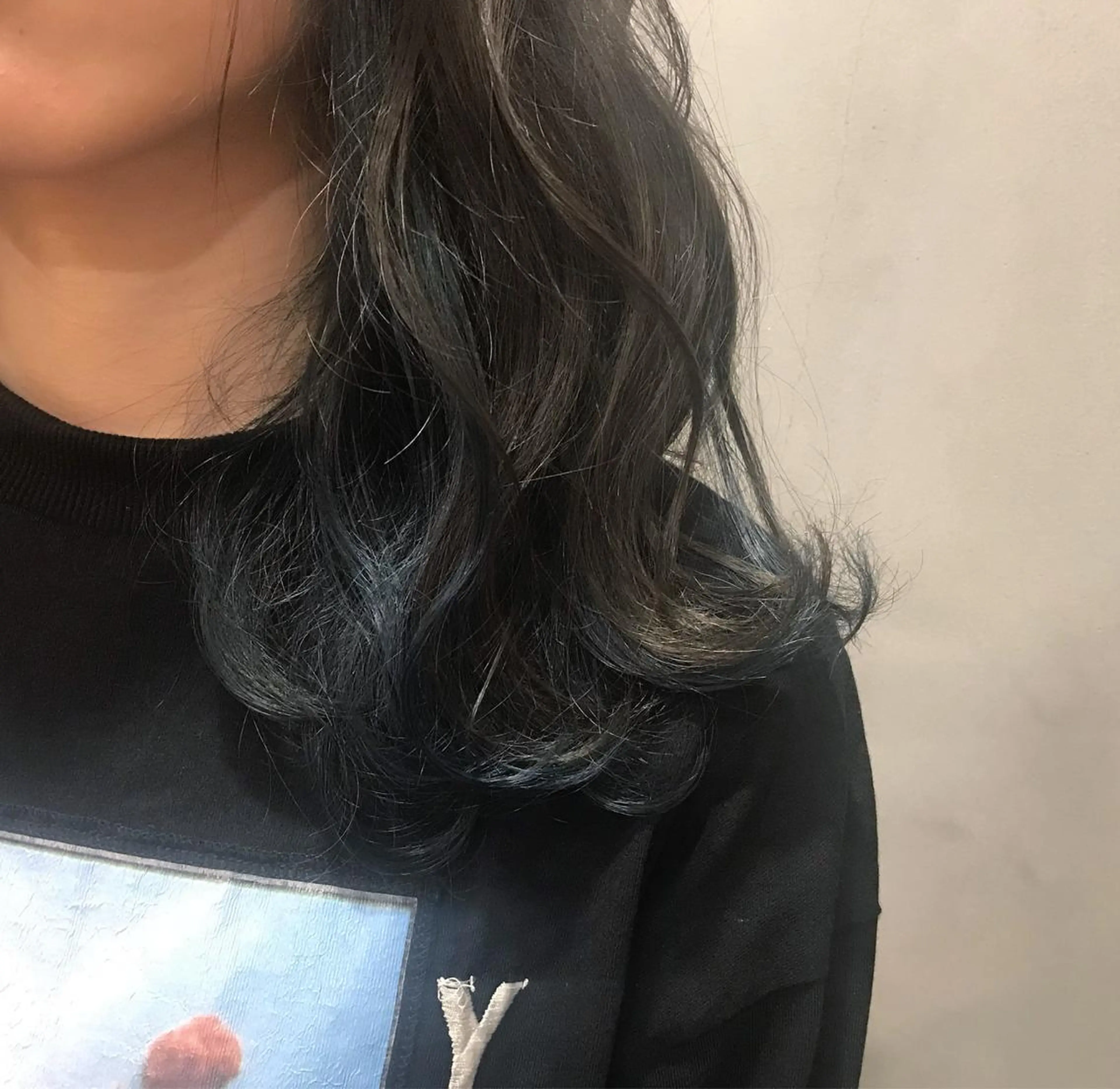 ミディアム カラー ヘアアレンジ ブルーカラー デザインカラー インナーカラー ANBEL所属・ANBEL代表 西尾裕樹のヘアスタイル