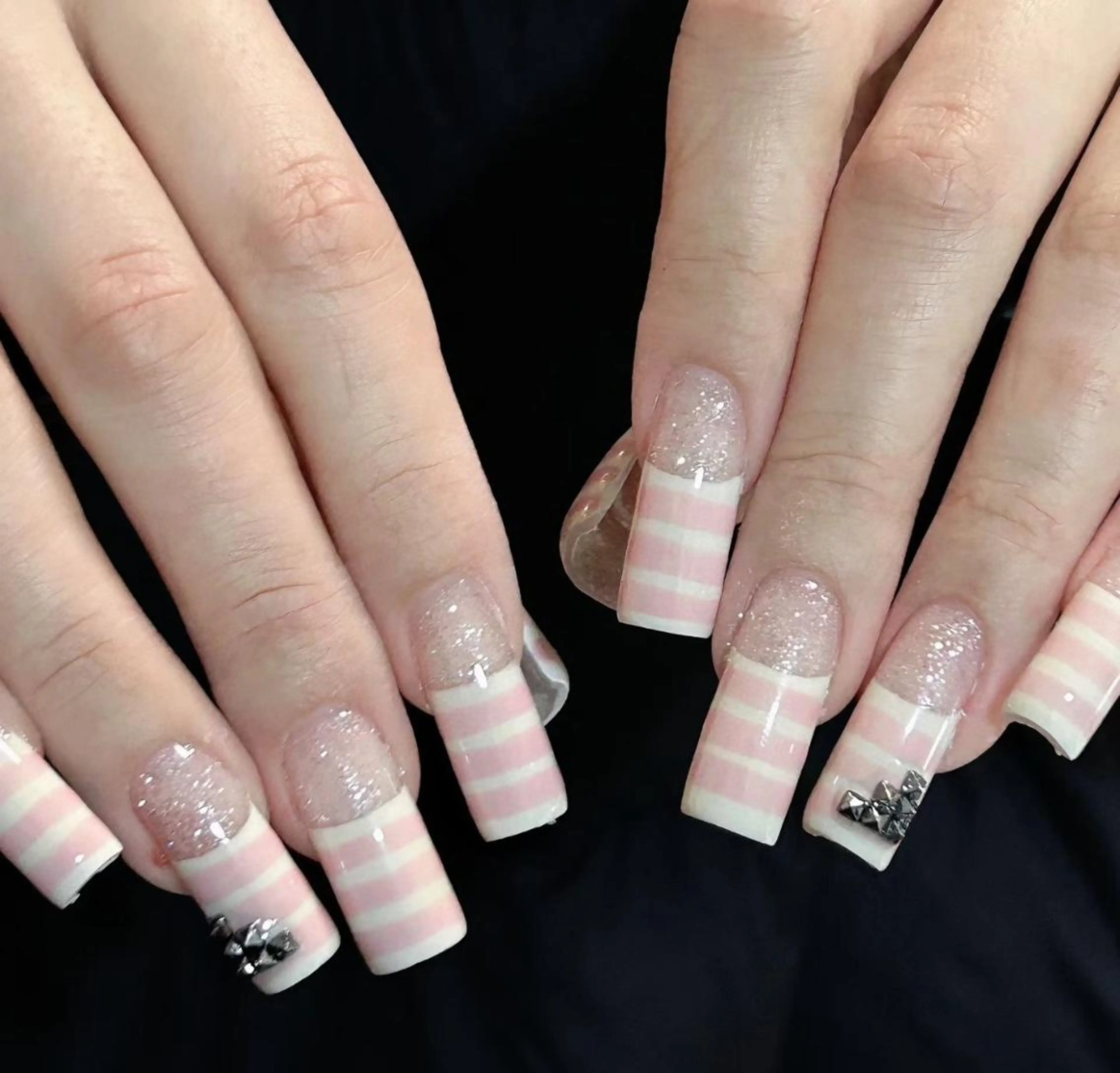 ネイル ハンドネイル 🎀 Ayaka_nailのネイルデザイン