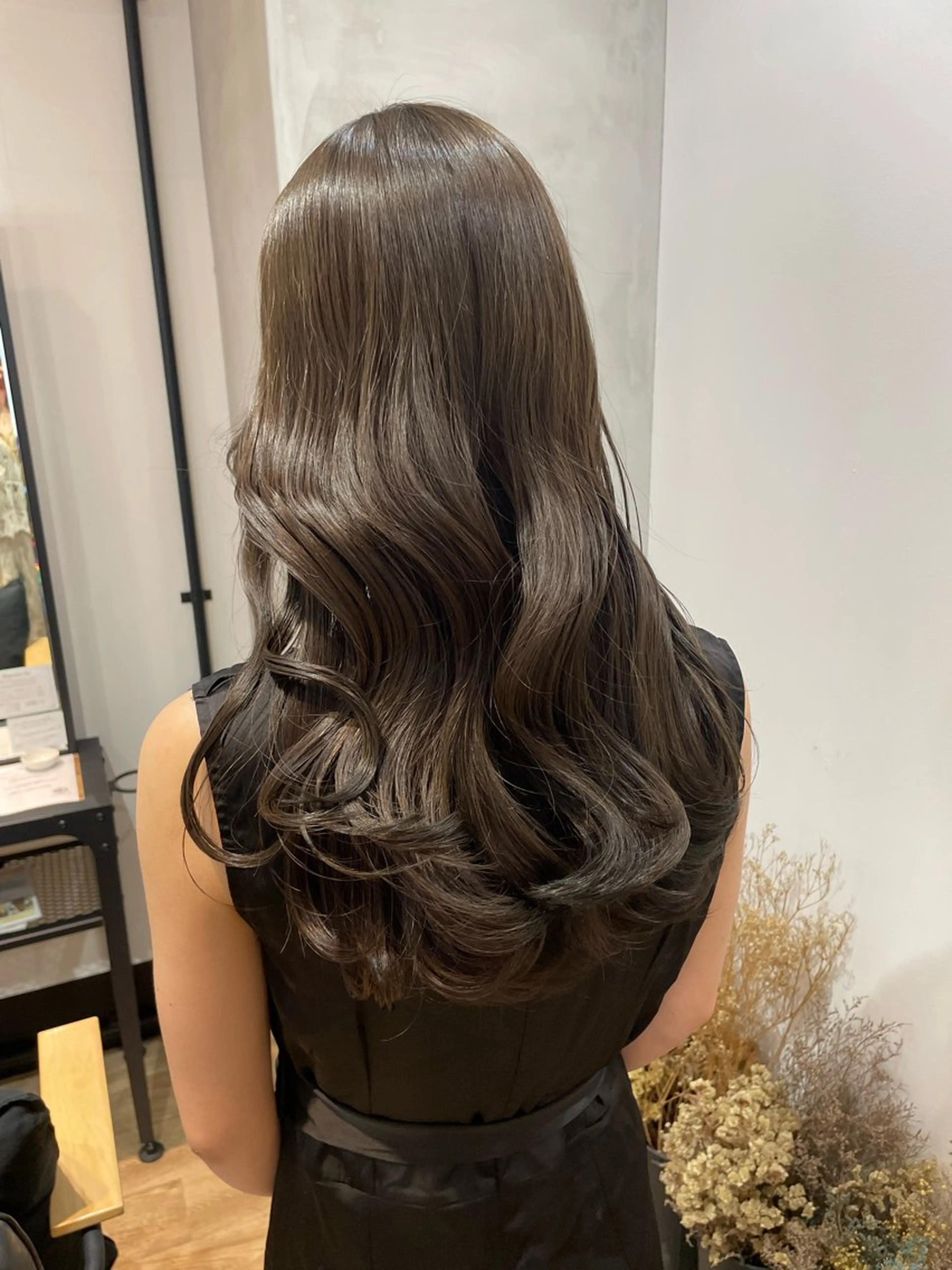 ロング Megu/ベージュ/ 透明感カラーのヘアスタイル