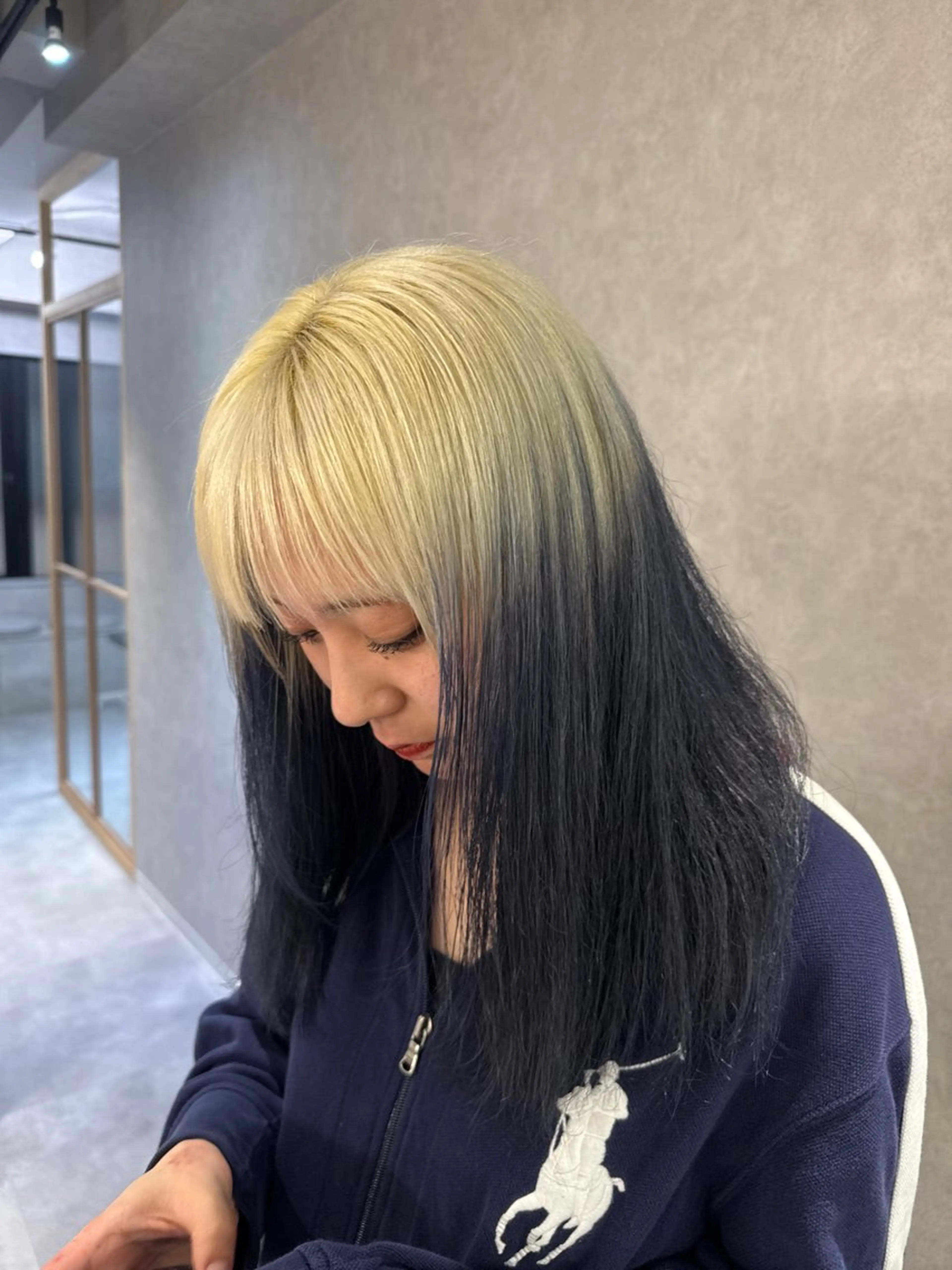 カラー 抜きっぱなしブロンド ブルーカラー ネイビーカラー ヘアカラー カット¥1100 / 𝙍𝙪𝙣𝙖⟡.のヘアスタイル