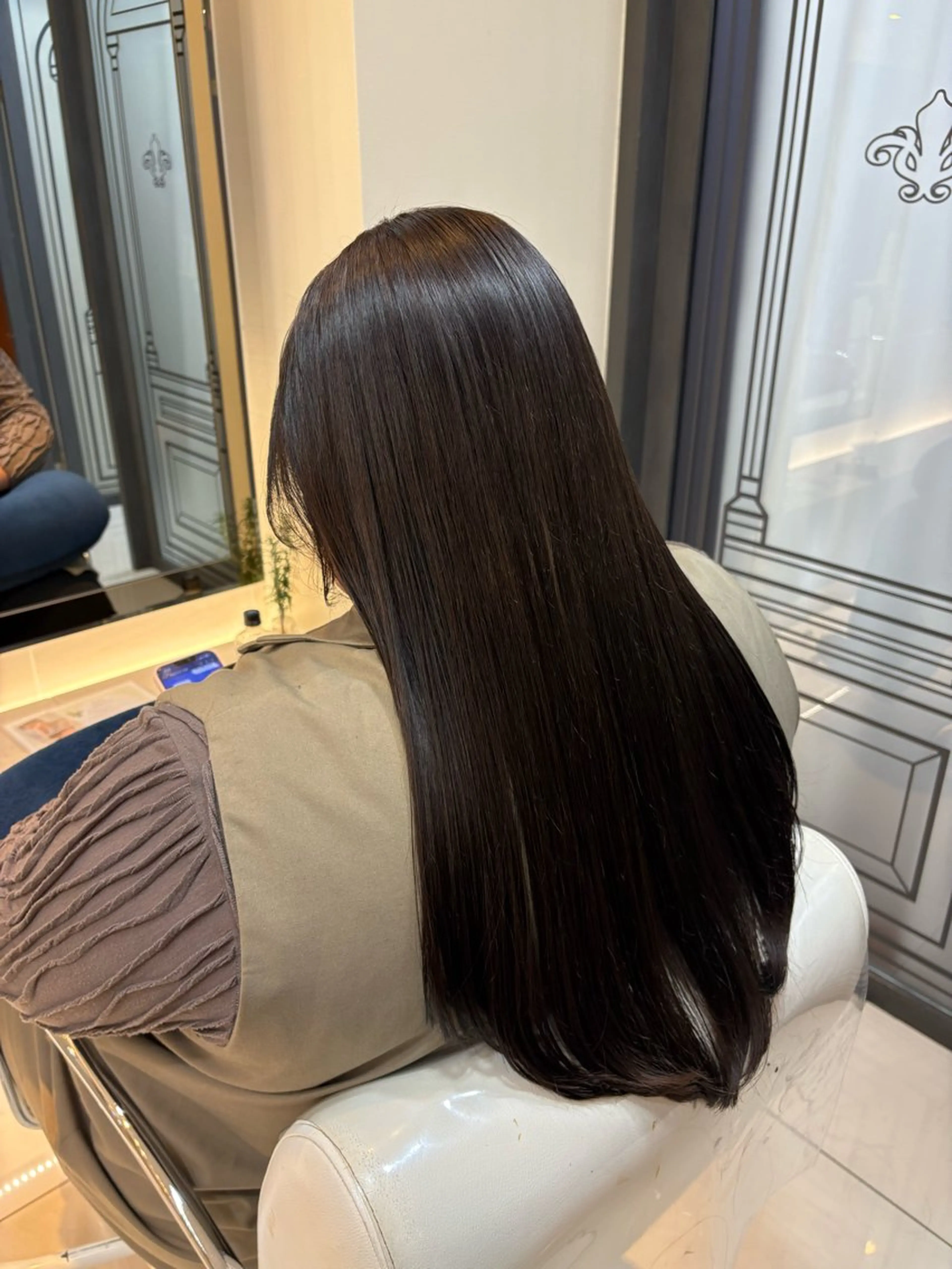 ロング ヘアカラー 坂田 愛彩萌のヘアスタイル