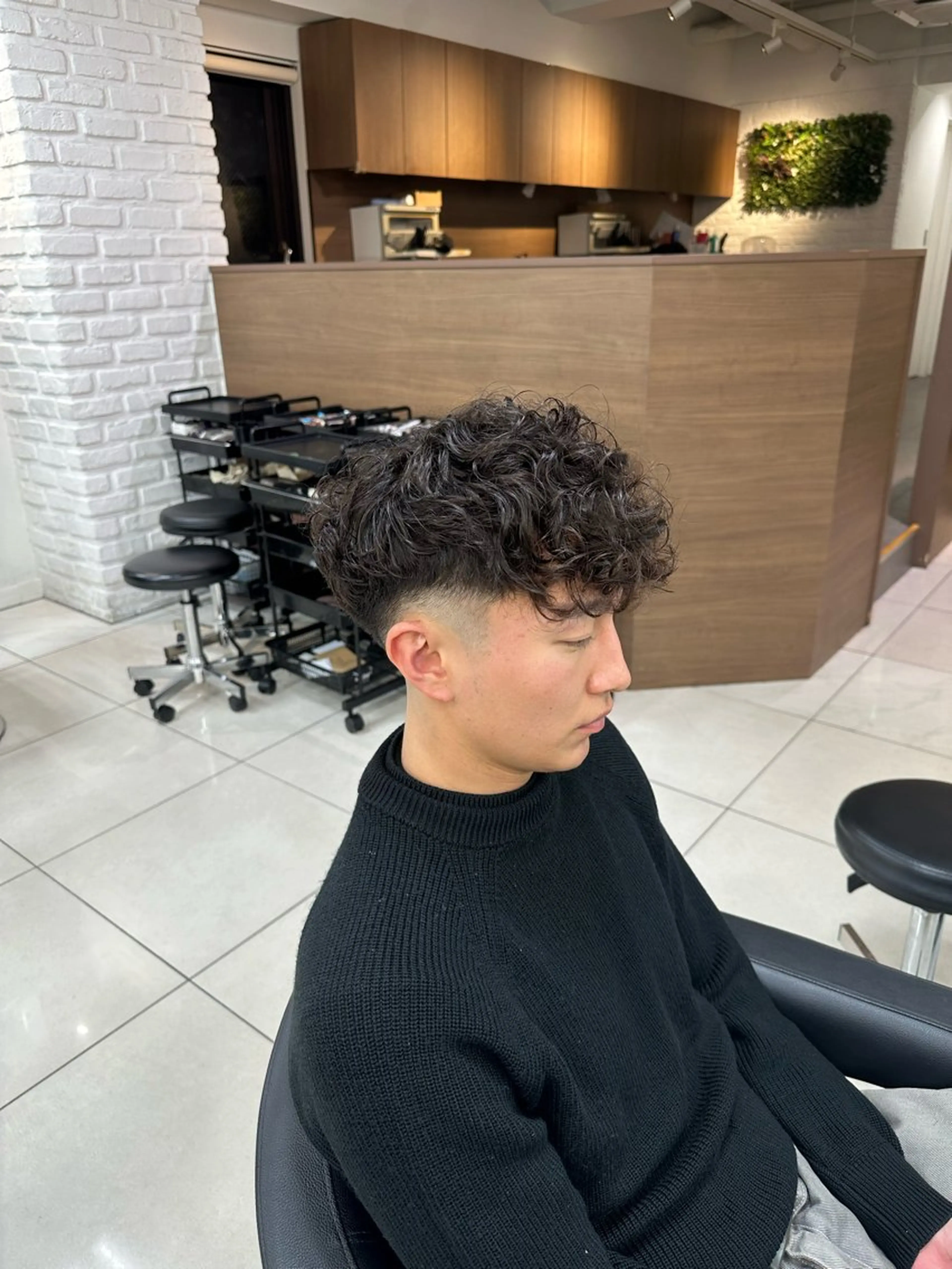 ショート パーマ メンズ スペインカール カット パーマ トリートメント フェザーパーマ職人 🪶ryosukeのヘアスタイル