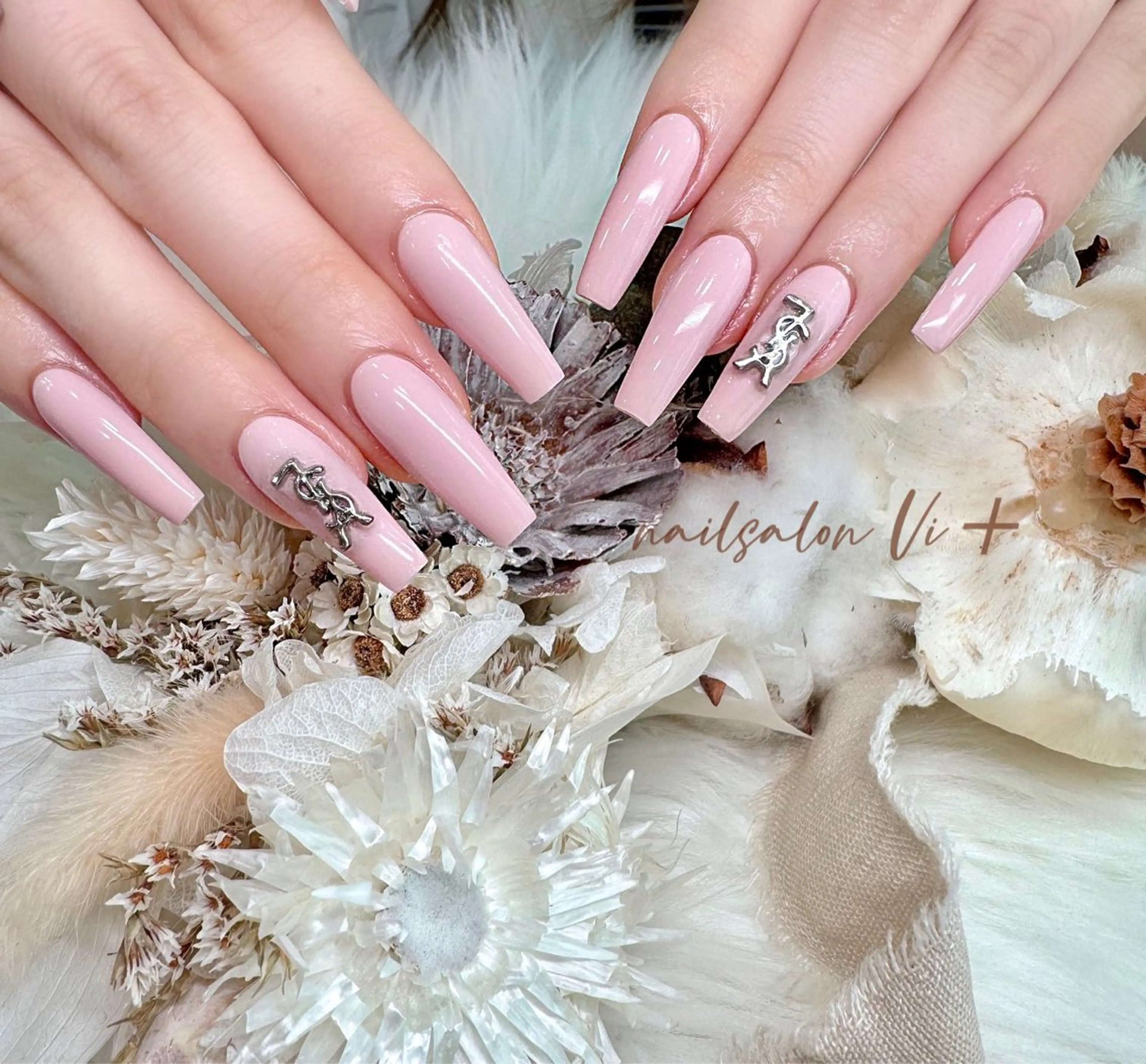 ネイル ✨Nailsalon Vi+✨のネイルデザイン