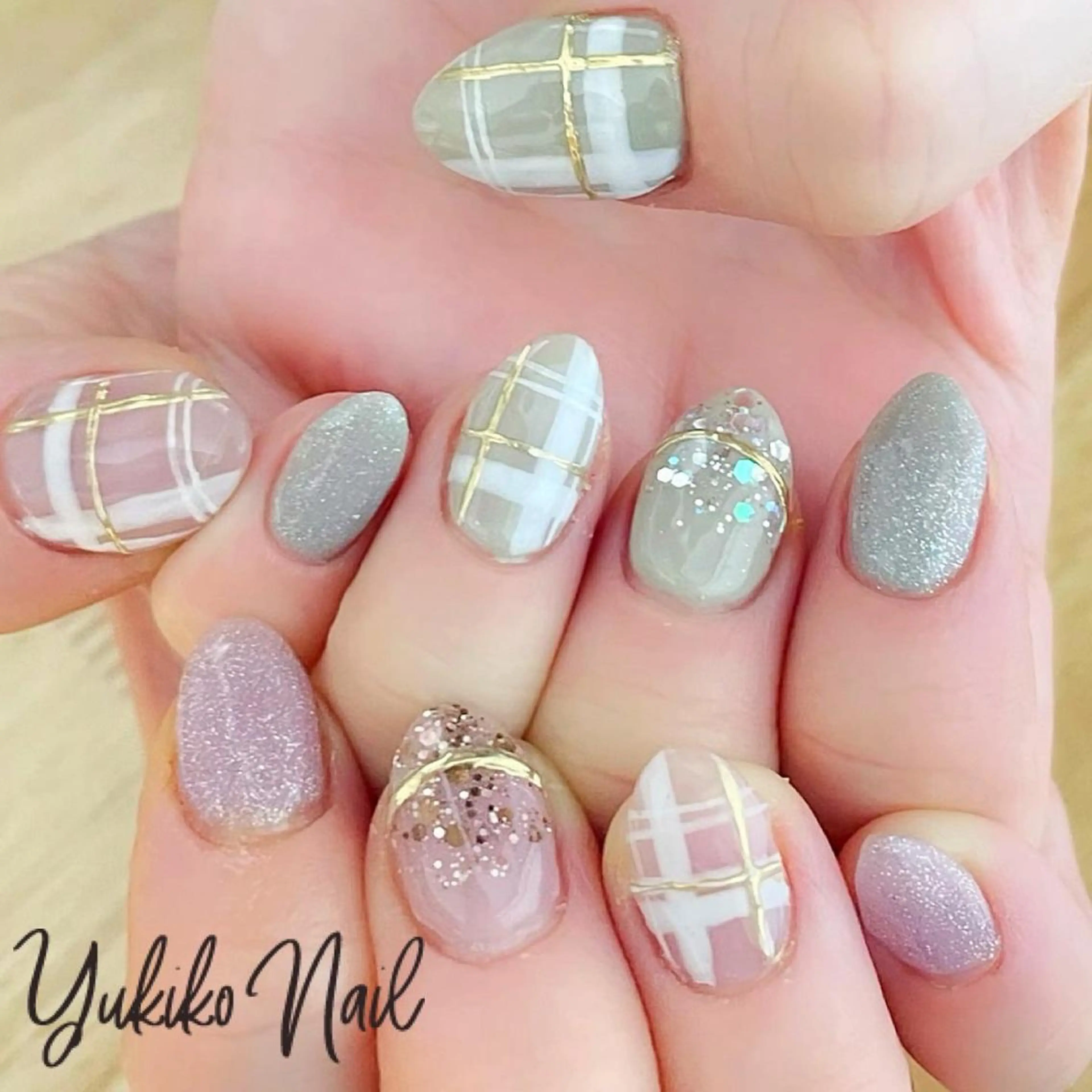 ネイル グリーン ラメ(グリッター) ピンク 冬ネイル ハンドネイル ユキコ ネイルのネイルデザイン