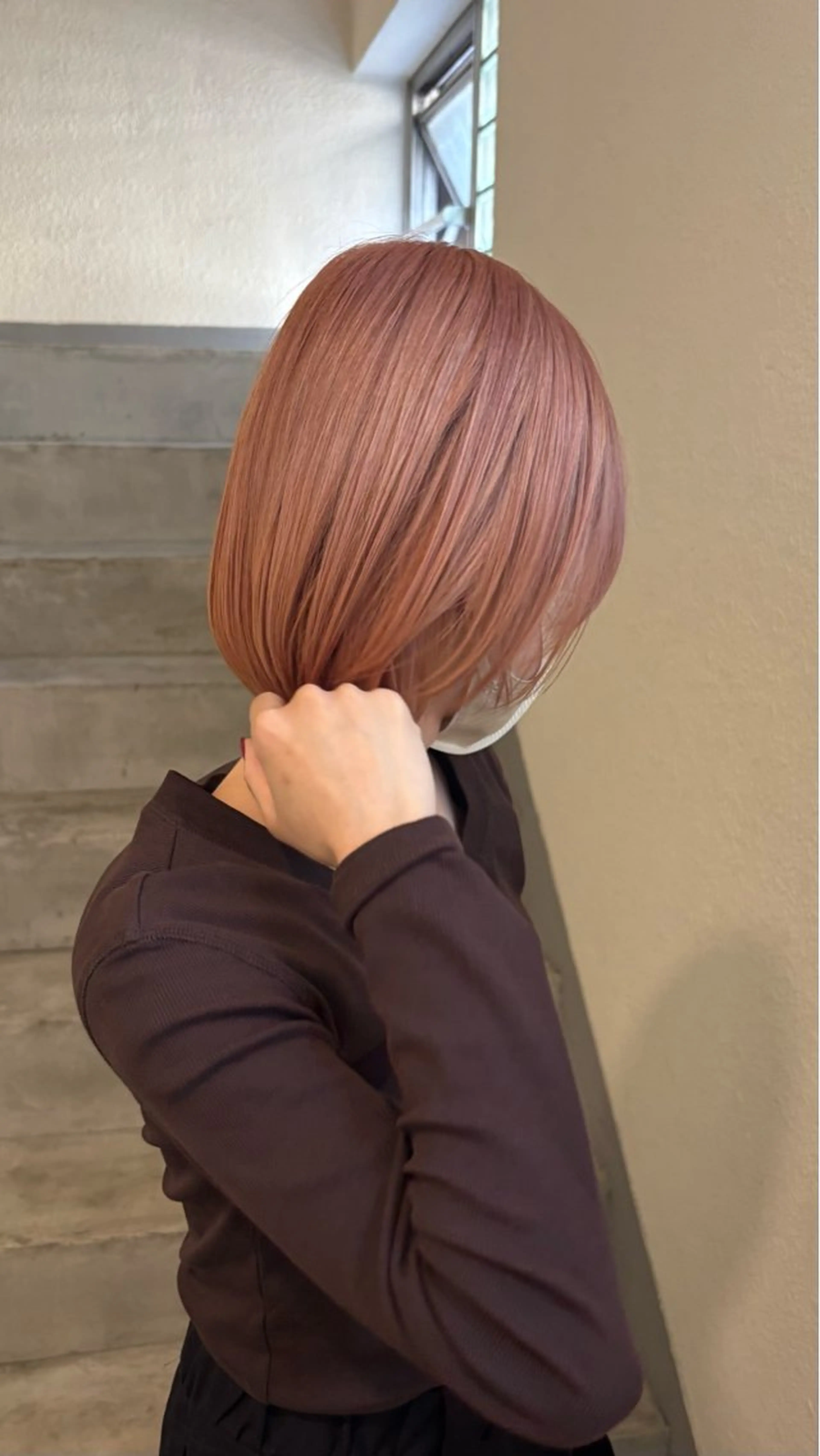 ショート カラー ベージュカラー ピンクカラー ピンクベージュ siki所属・ｍｏｍｏ/ ハイトーン/ベージュのヘアスタイル