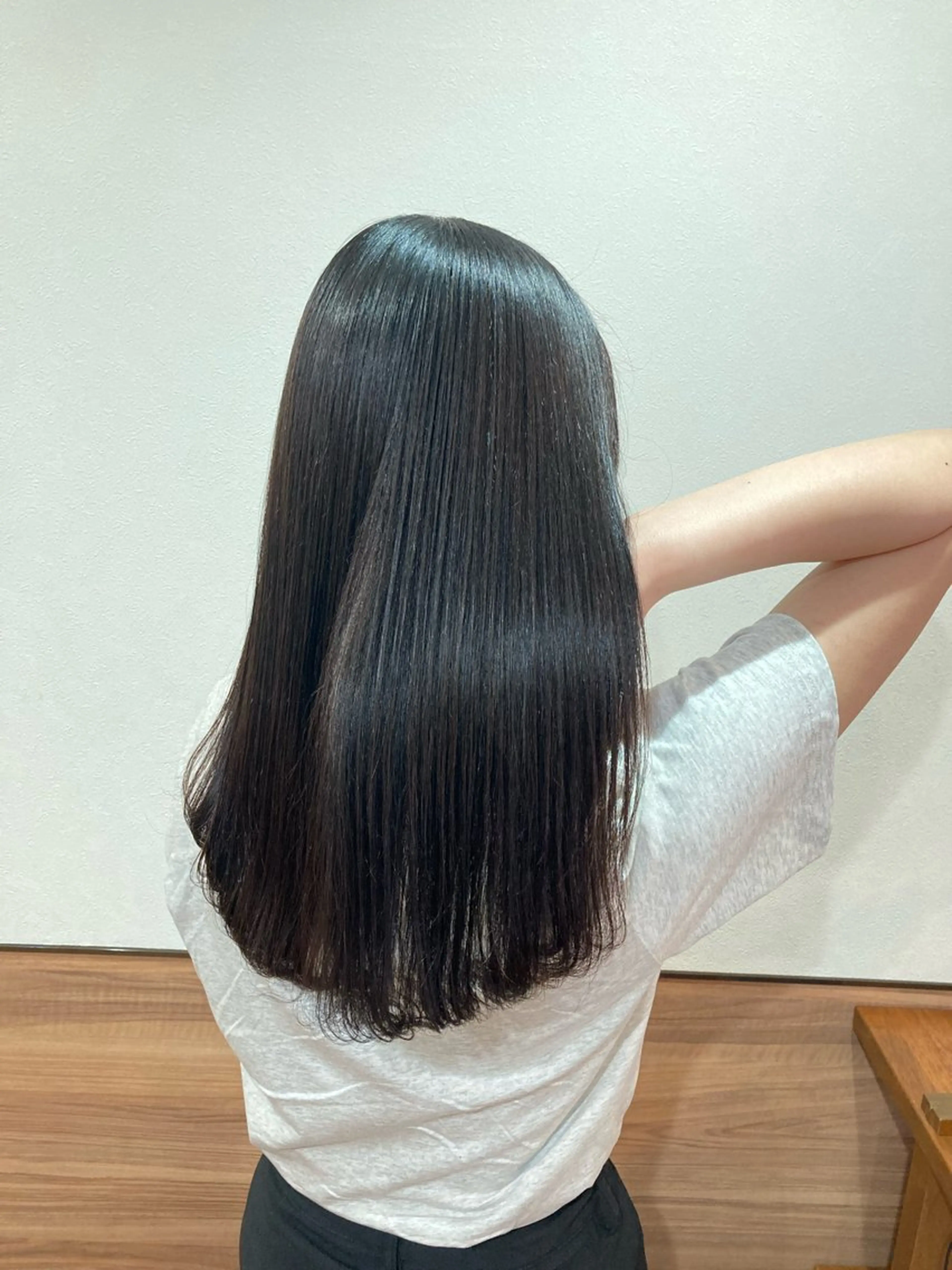 カット付き縮毛矯正(ハード) 🐇ミニモのシステムが3時間枠しか登録出来ませんので御予約後に時間調整の連絡の可能性ありの写真