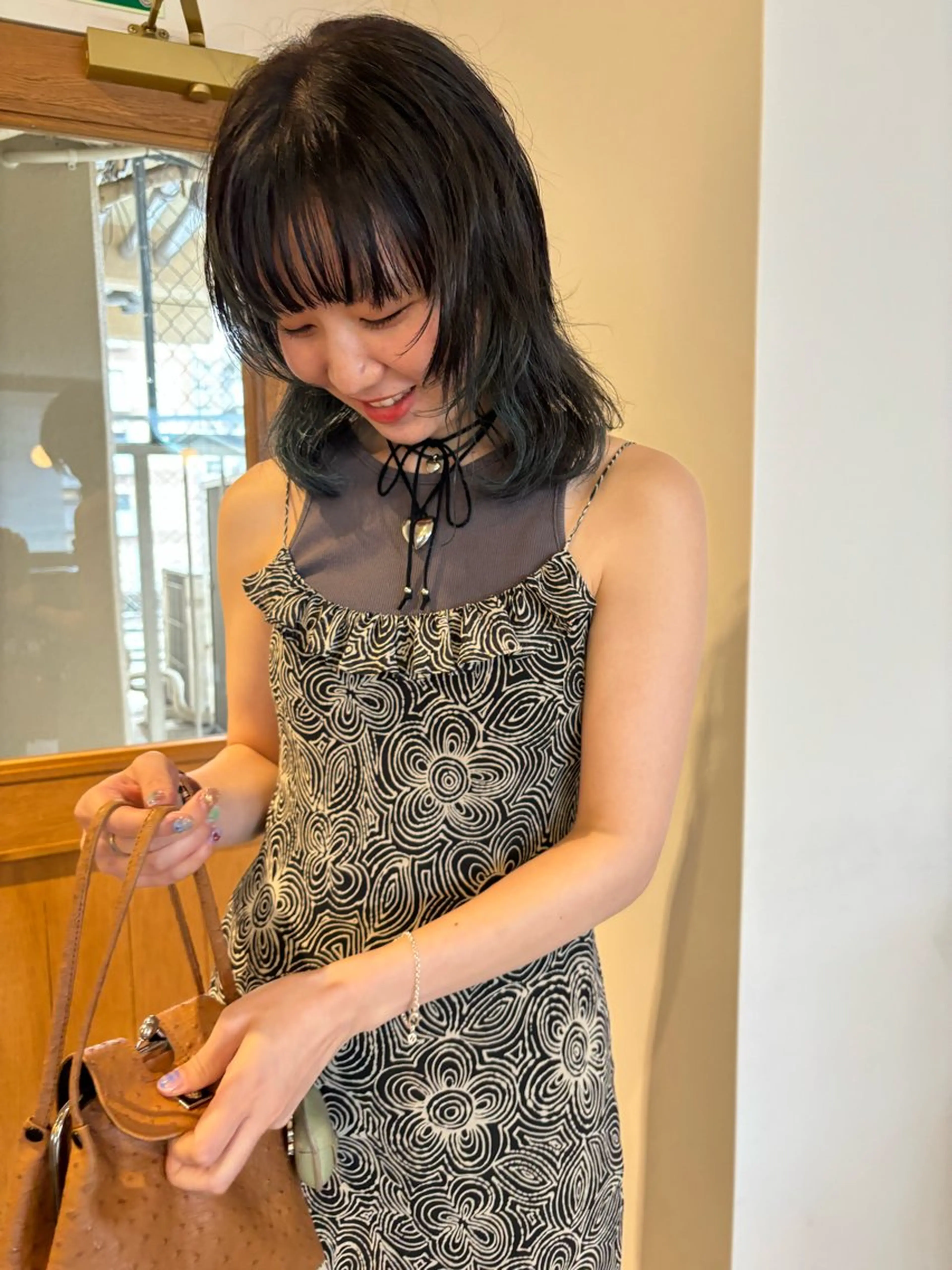 ミディアム カラー ブリーチ 松崎 めいのヘアスタイル