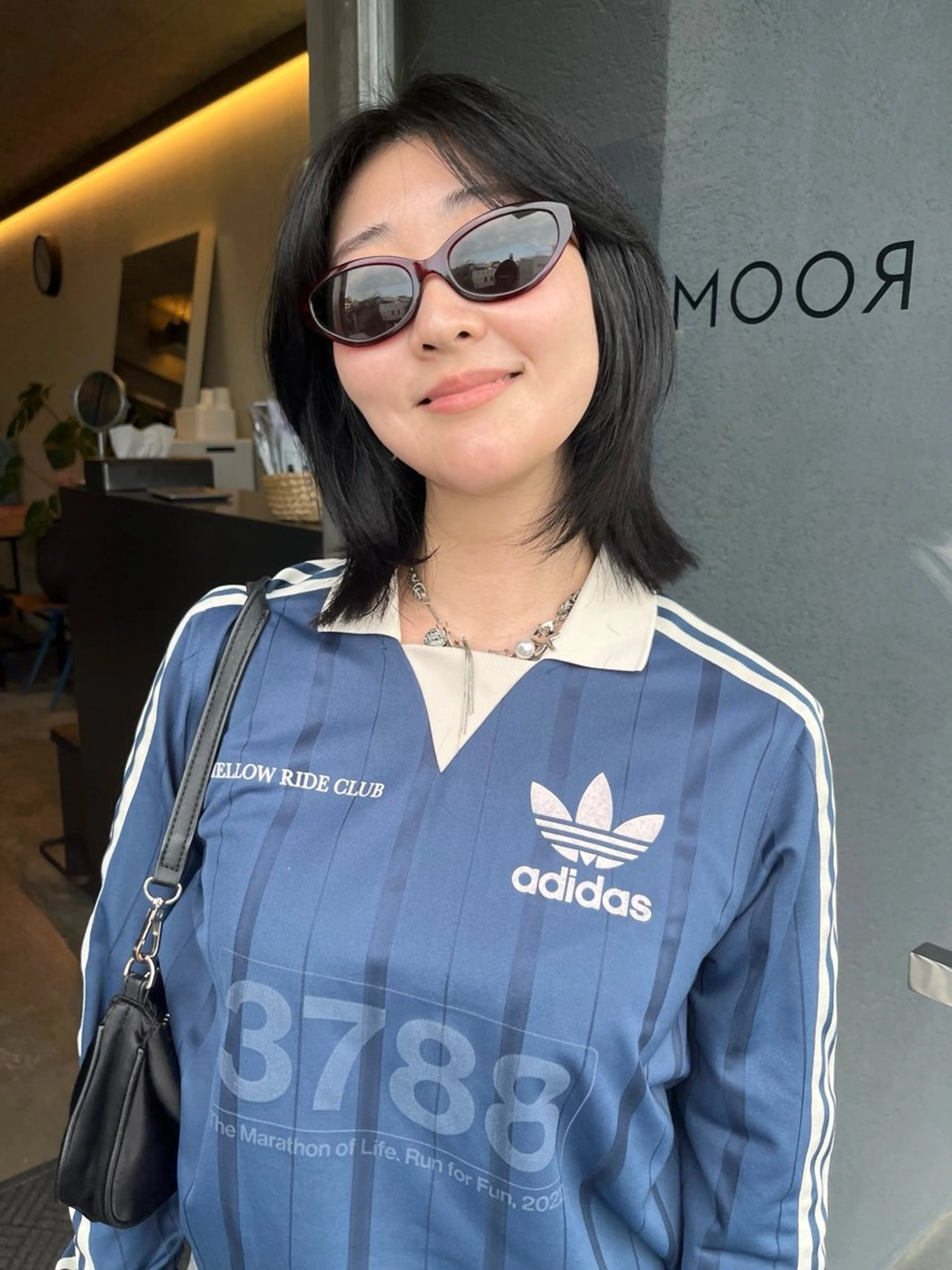 ミディアム カット レイヤーカット\ウル フ　chinatsuのヘアスタイル