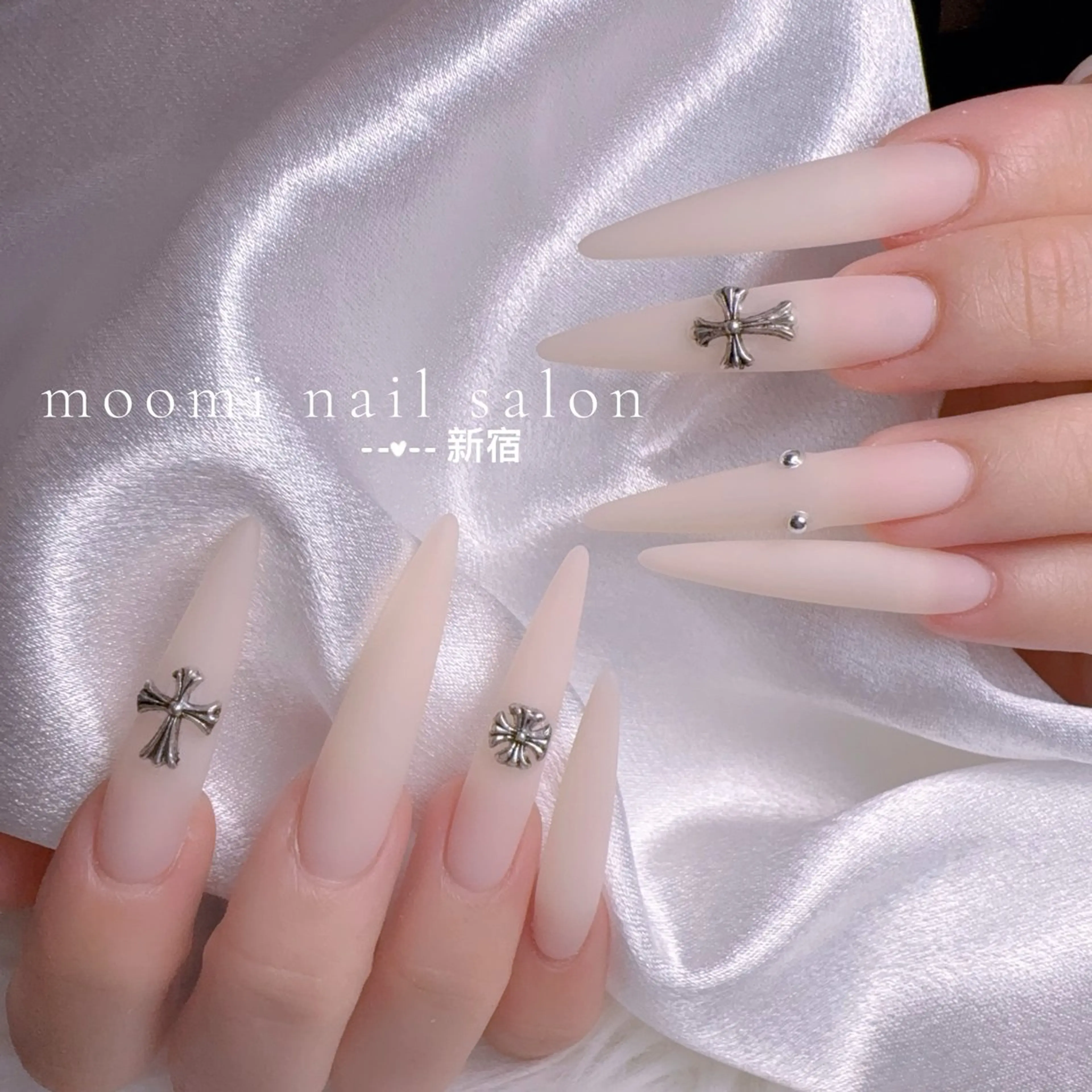 ネイル チークネイル フレンチネイル ジェルネイル グラデーション ハート ハンドネイル moomi nail スカルプ専門のネイルデザイン