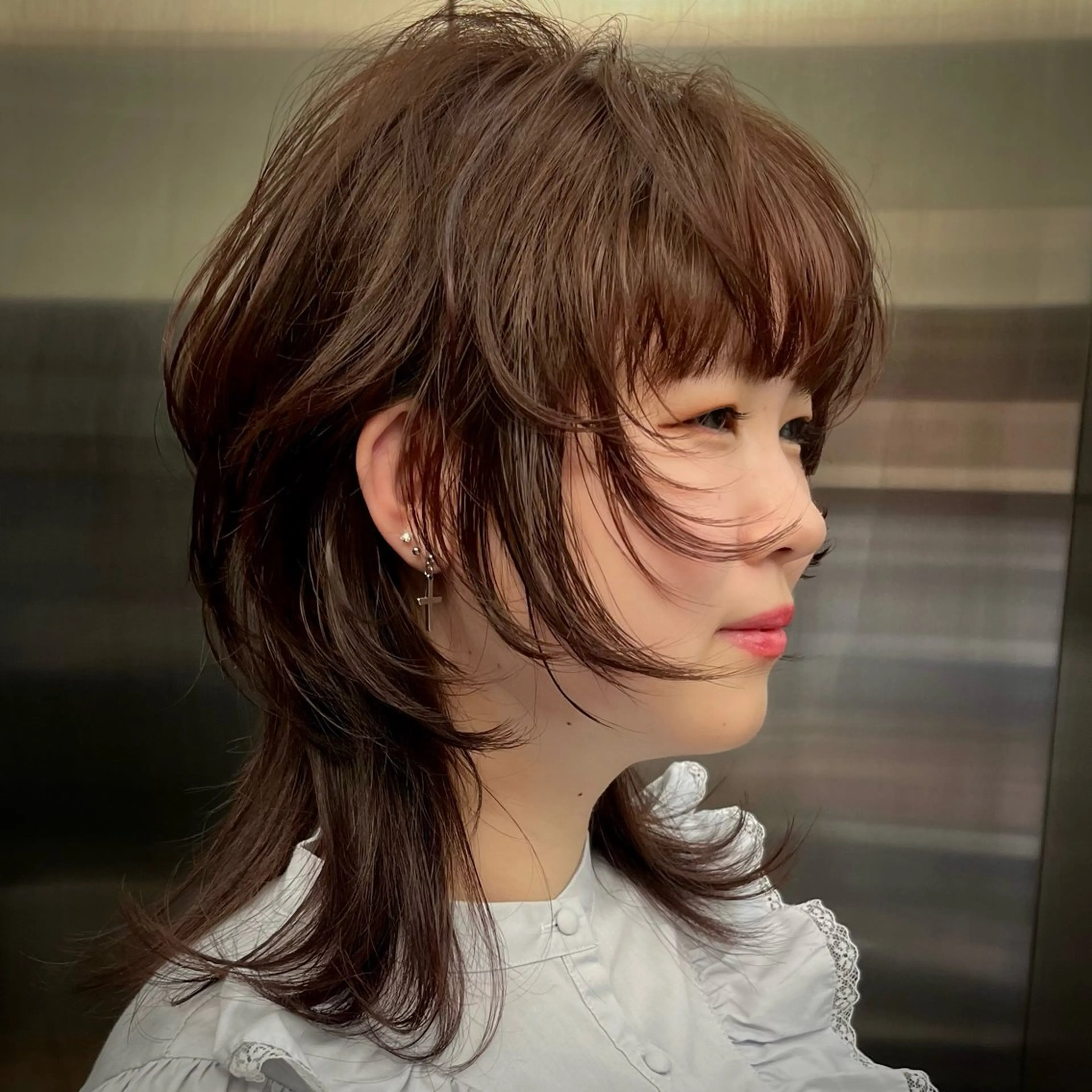 セミロング カット ウルフとデザイン カラーの神のヘアスタイル