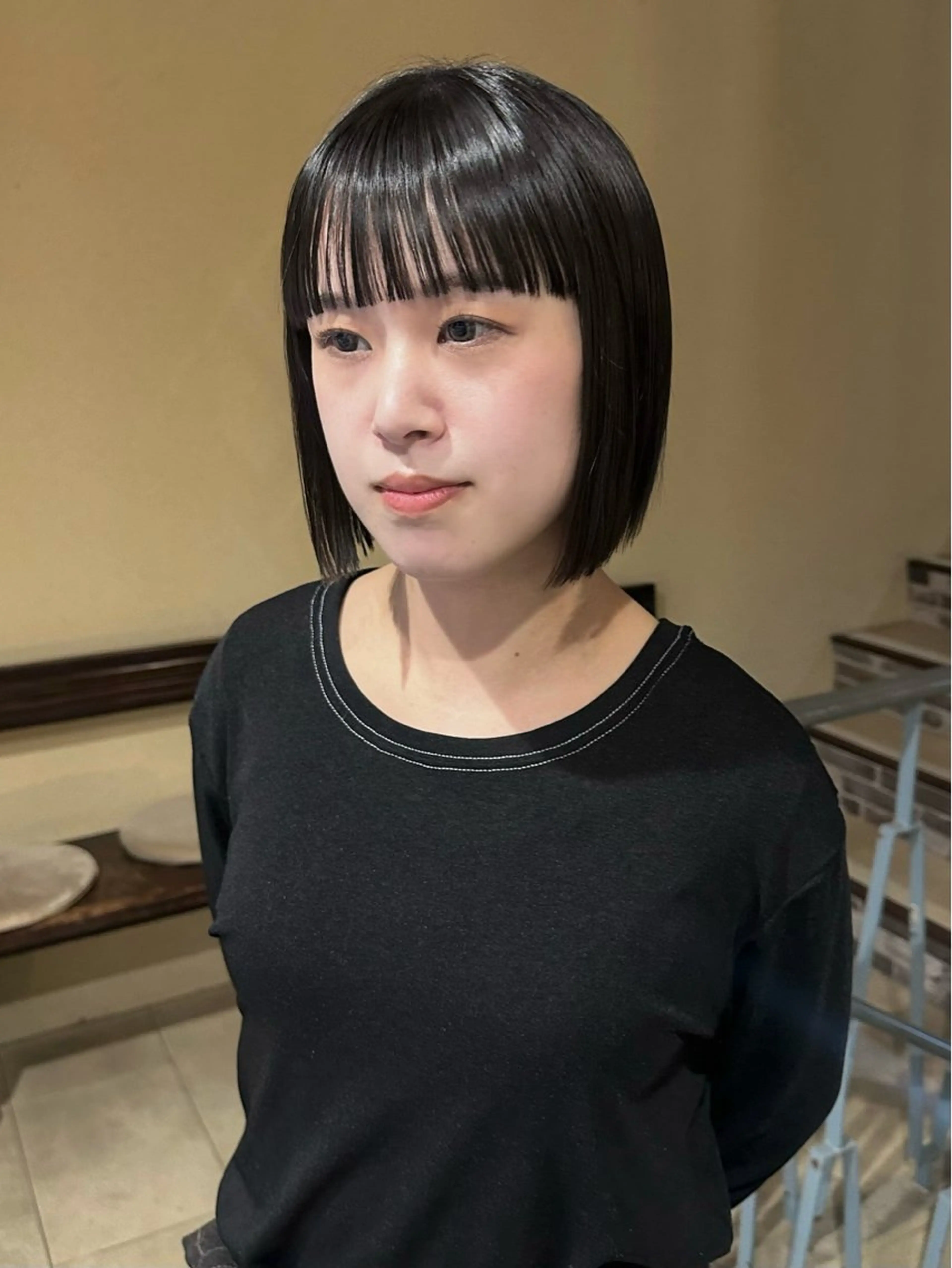 ミディアム ボブ カット ヘアカラー トリートメント 四日市/レイヤー /似合わせカットのヘアスタイル