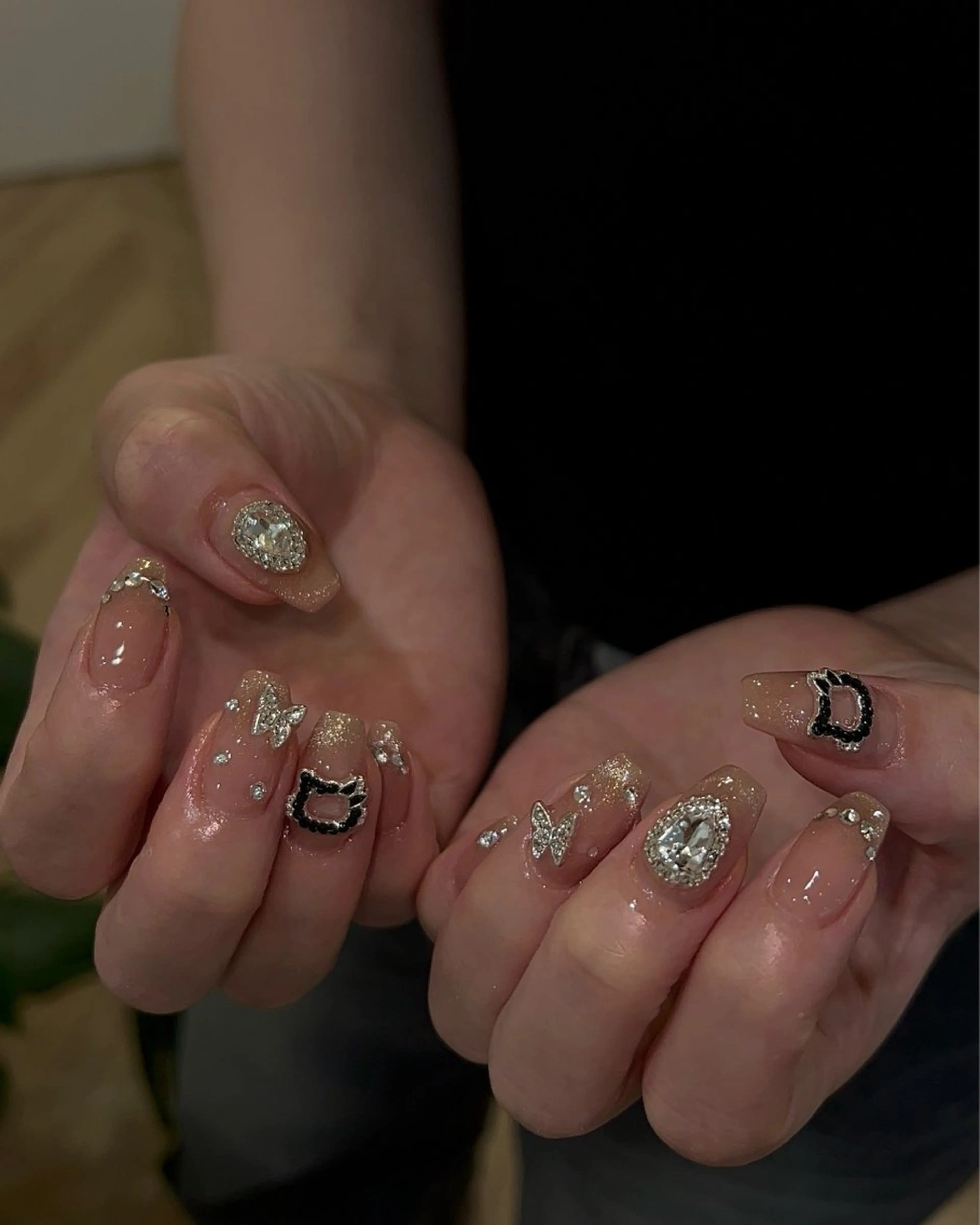 ネイル ハンドネイル フットネイル ハンドケア Nes.Nail所属・Miyagi Asamiのネイルデザイン