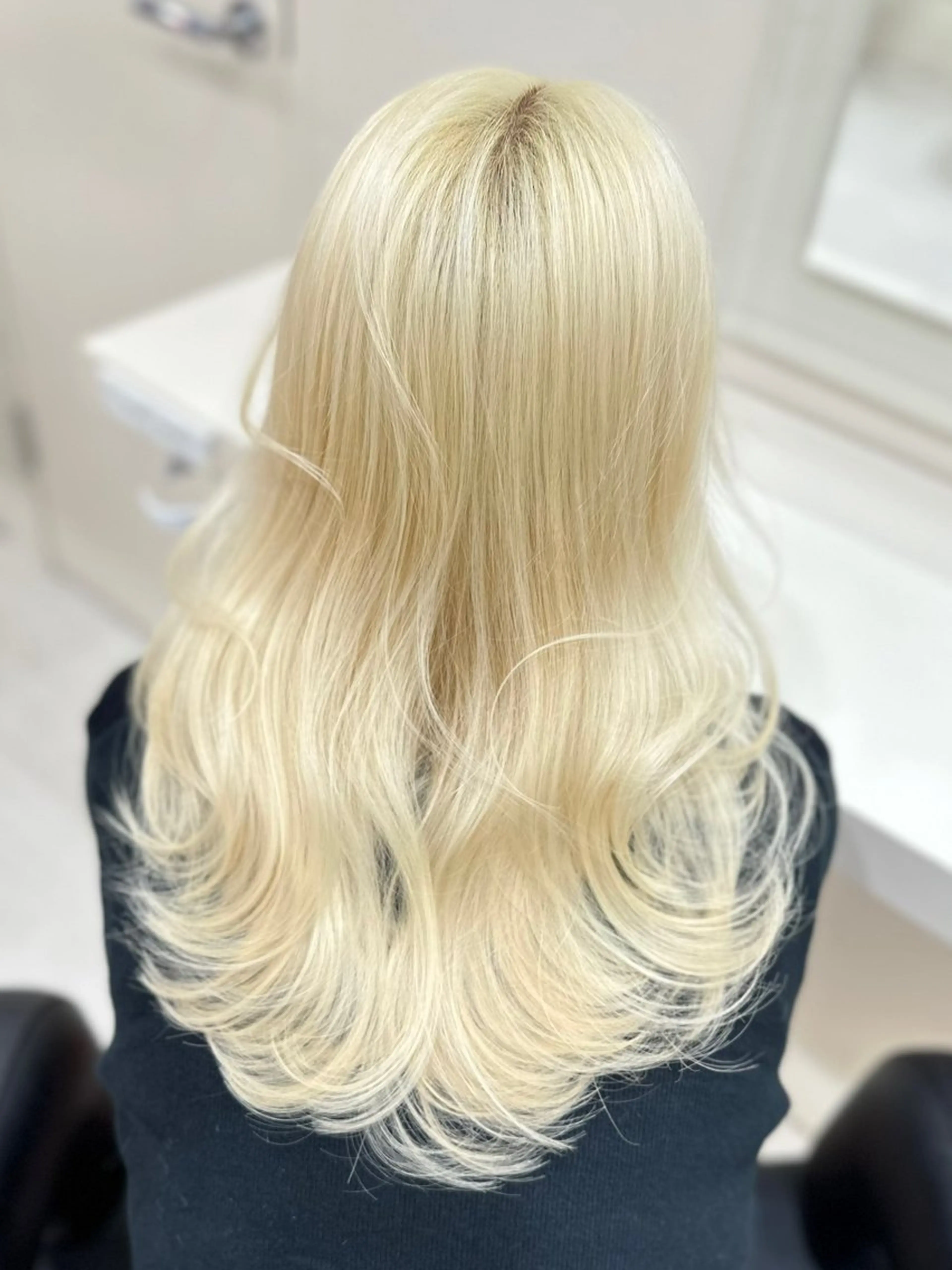 ロング カラー ヘアアレンジ カット ヘアカラー トリートメント 艶カラー/ハイトーン /レイヤーカットのヘアスタイル