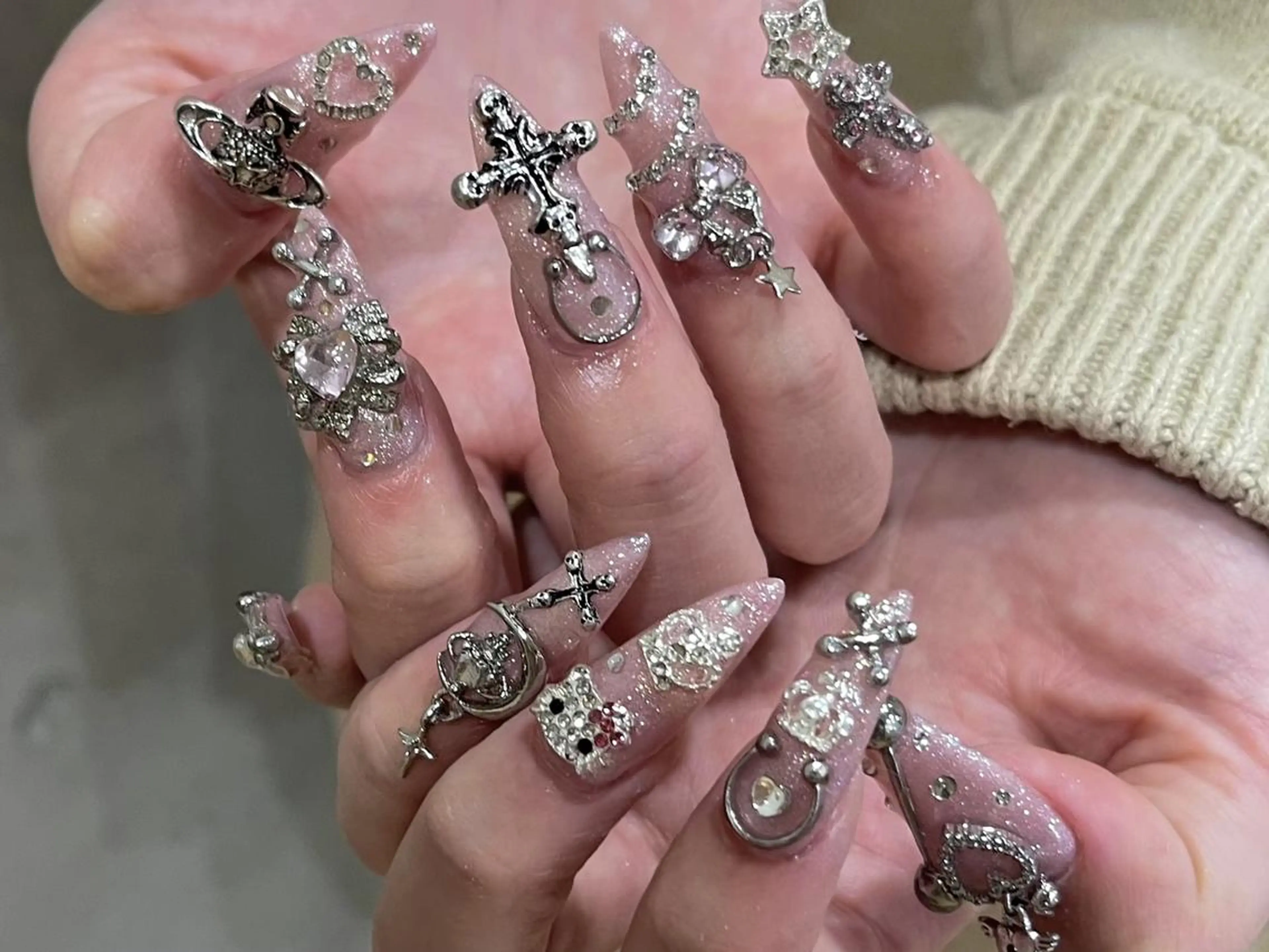 ネイル アートネイル オーロラネイル ガーリー キラキラネイル 韓国ネイル 中野 REIのネイルデザイン