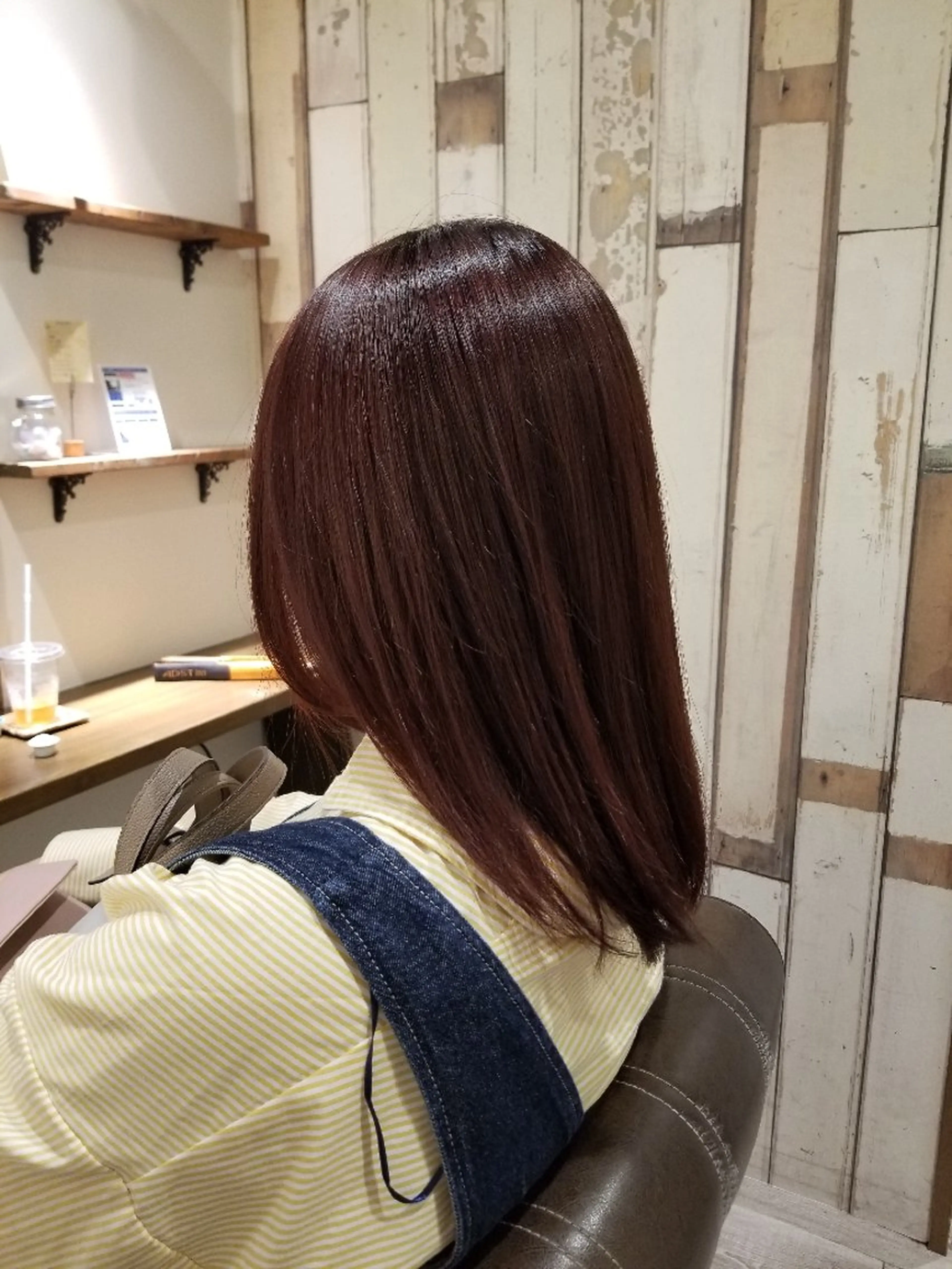 ミディアム カラー ブリーチ ボルドーカラー ブリーチなしカラー カット ヘアカラー トリートメント 松江  幸世のヘアスタイル