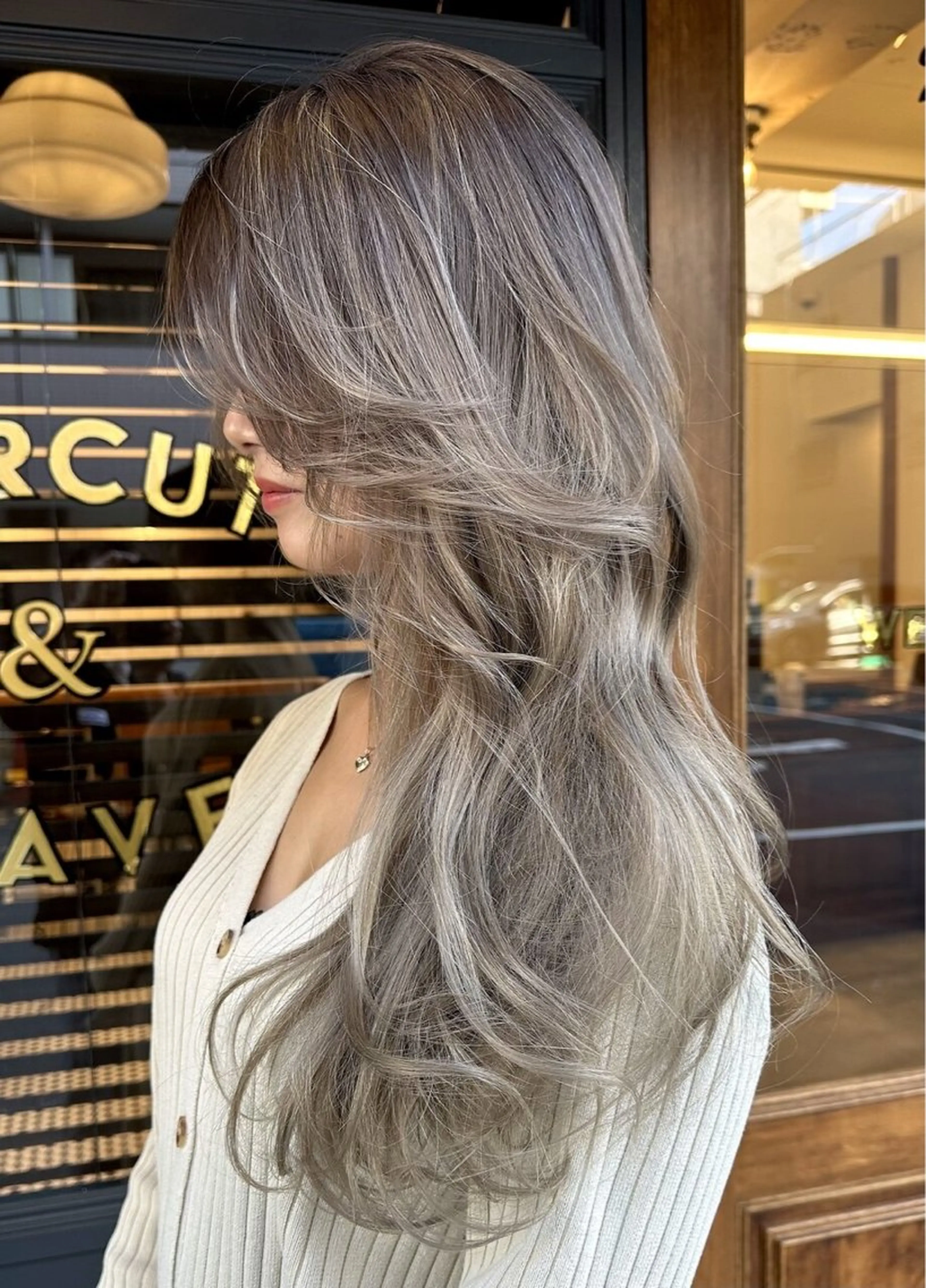 カラー MEGU💓艶髪 レイヤー💓韓国風のヘアスタイル