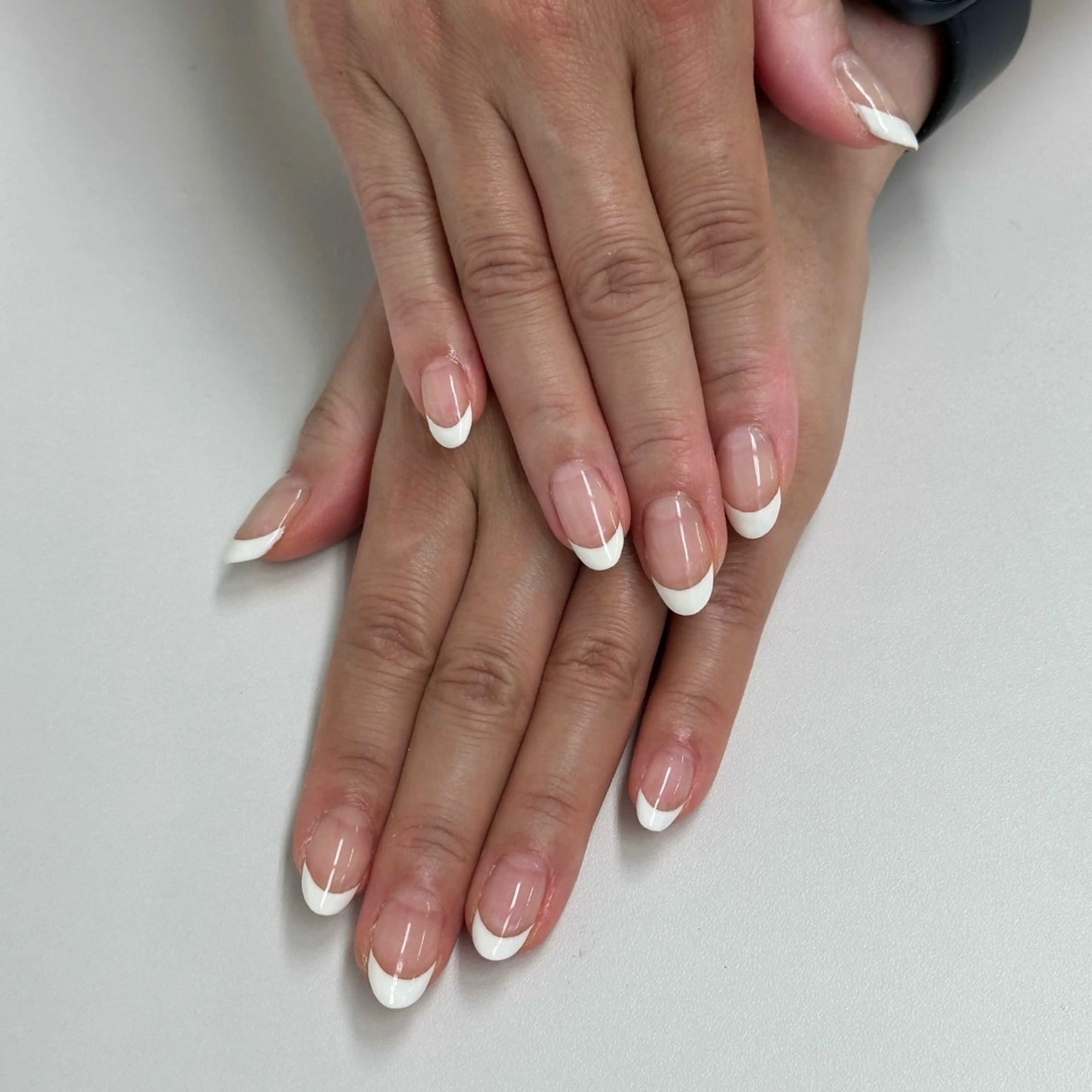 ネイル フレンチネイル プラスネイル銀座中央通り店所属・はちや ゆいなのネイルデザイン