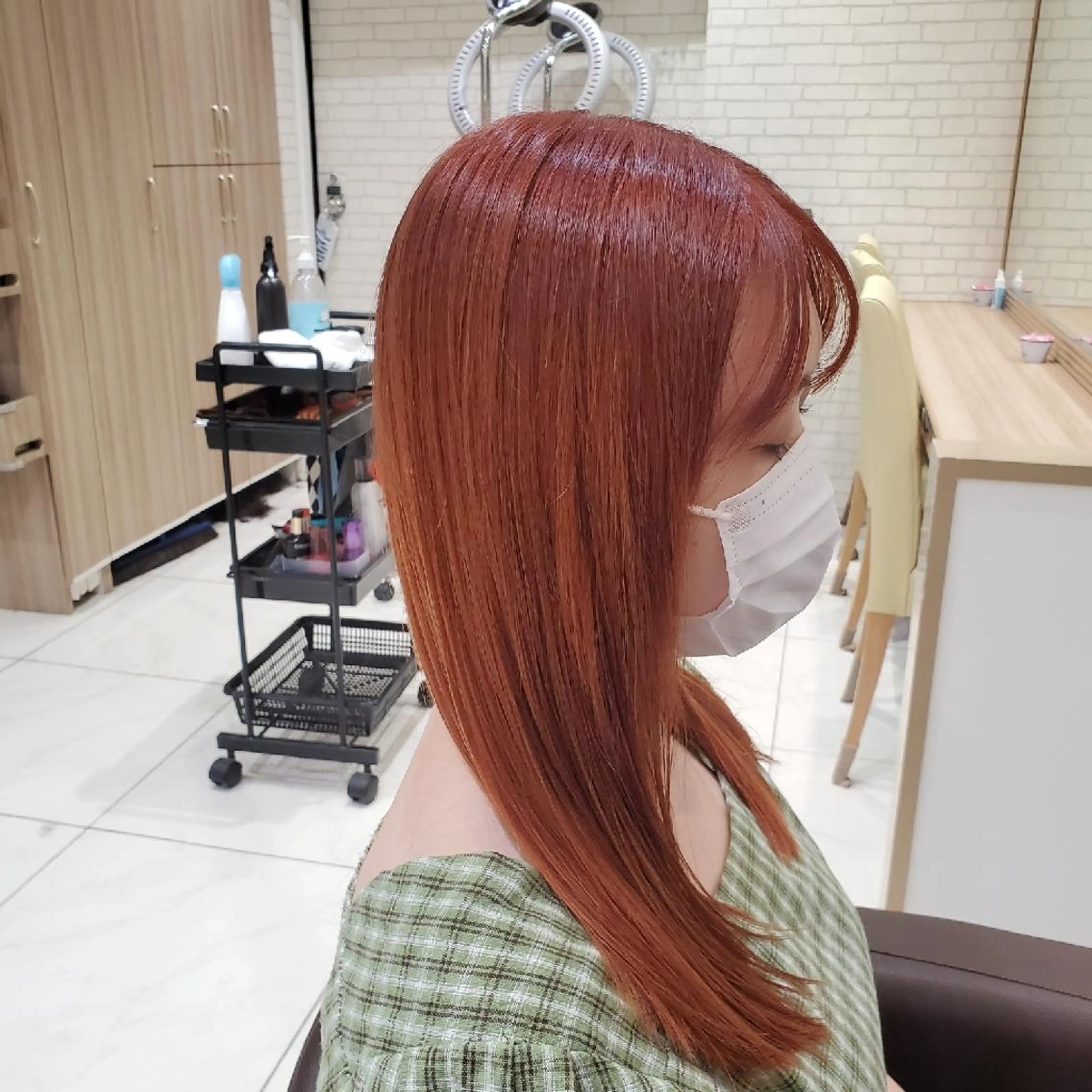 カラー セミロング ベージュカラー ブリーチ オレンジ オレンジベージュ 中村 和貴のヘアスタイル