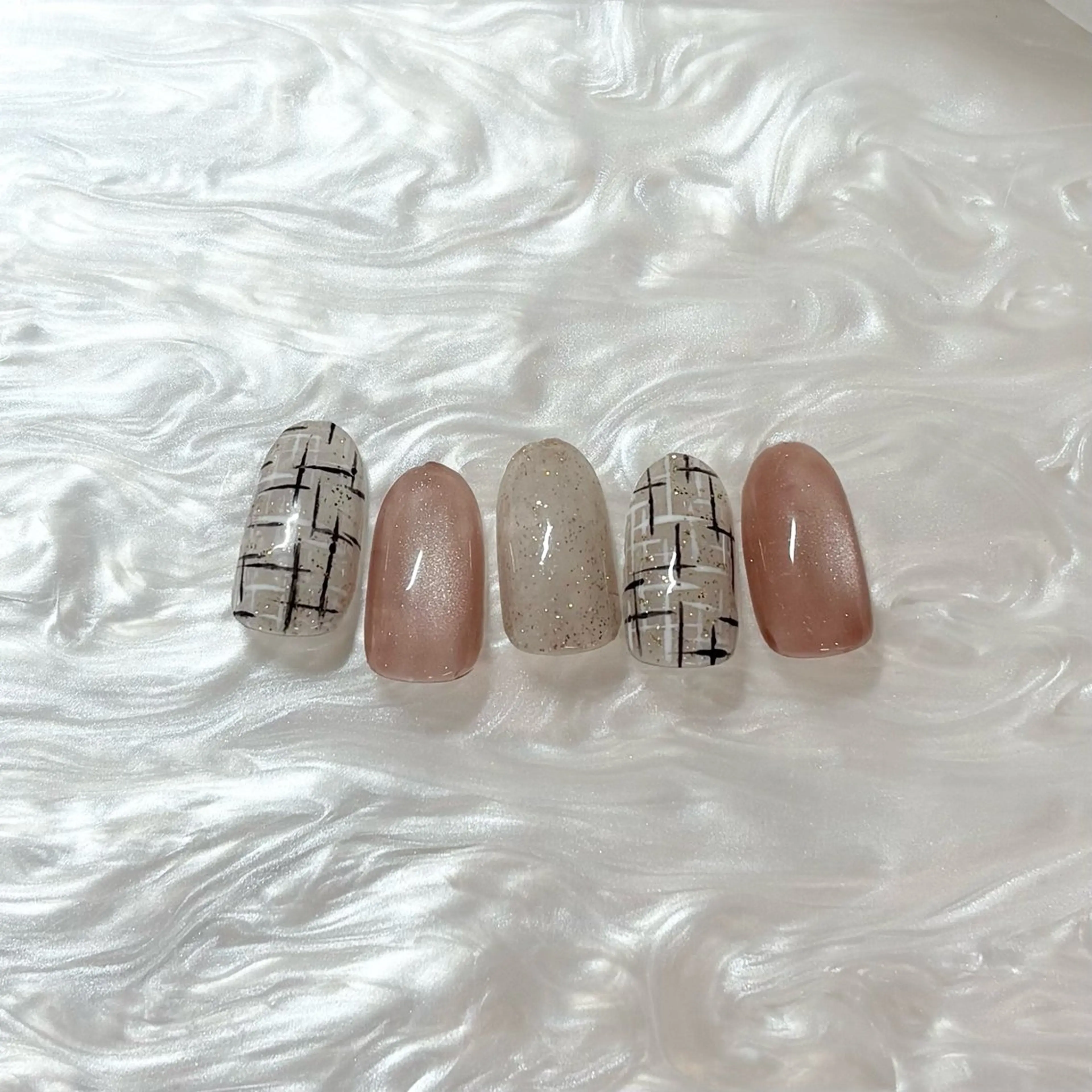 ネイル ツイードネイル DIVAS beauty salon所属・DIVAS/ yuiのネイルデザイン