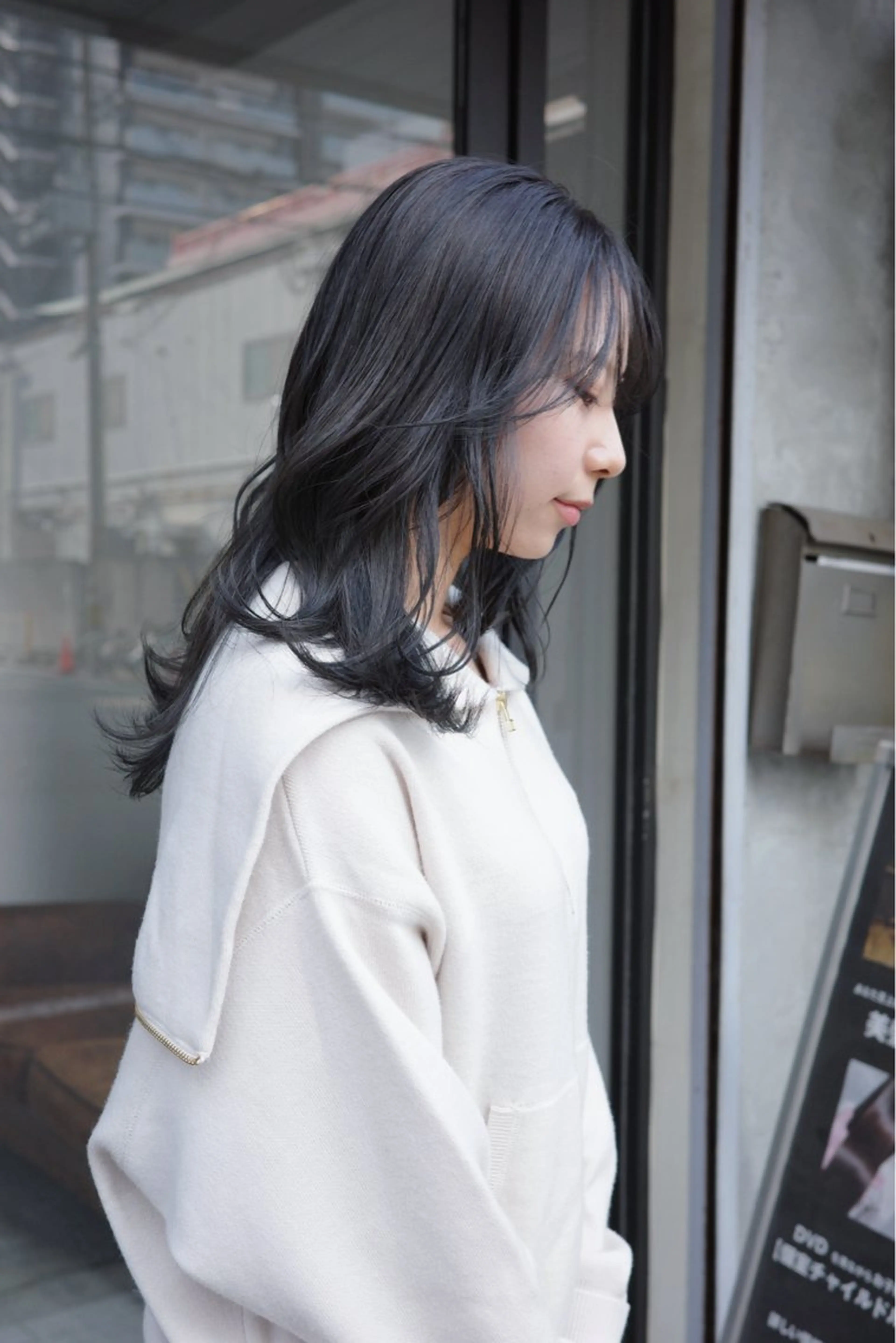 セミロング カラー ブリーチ ケアブリーチ 透明感カラー ダブルカラー ハイライトカラー カット ヘアカラー トリートメント ヨシムラ リオのヘアスタイル