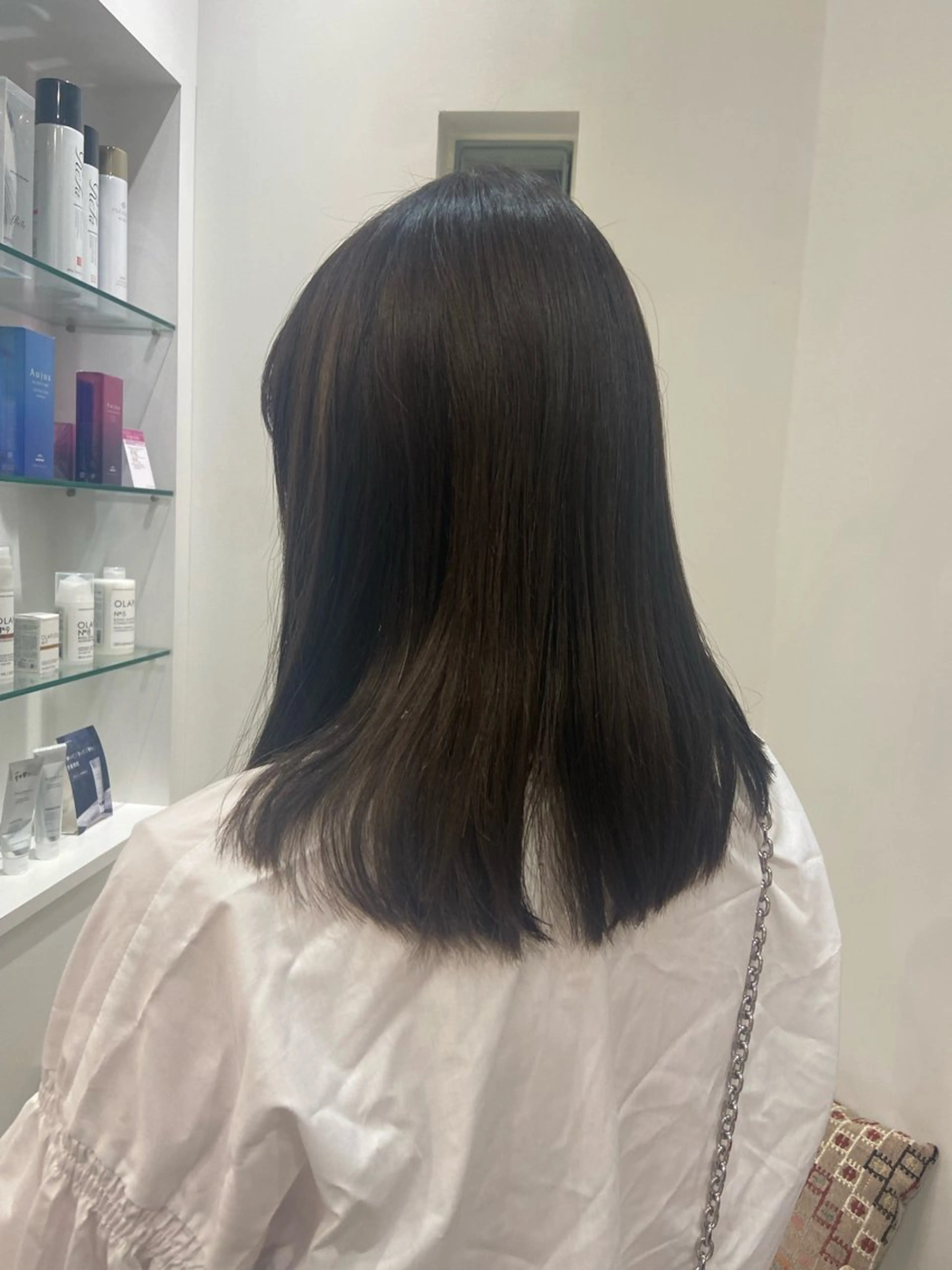 セミロング カラー アッシュ アッシュグレー アッシュグレージュ 透明感カラー グレージュ atelier doux dimanche（アトリエ・ドゥー・ディマンシュ）所属・Fukamiレイヤー 透明感カラーのヘアスタイル