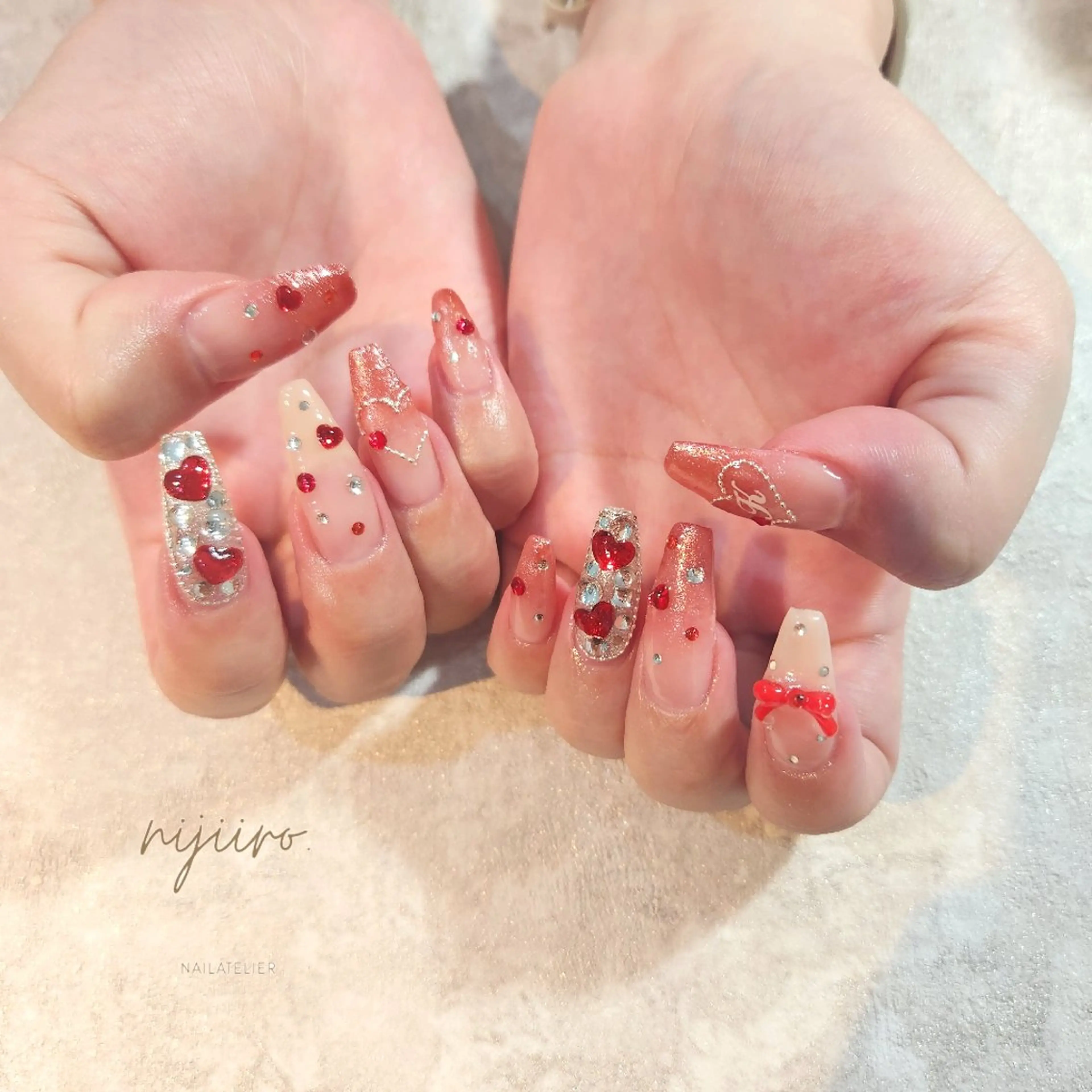 ネイル ハンドネイル nailatelier nijiiro.所属・nijiiro🌈 サトウのネイルデザイン
