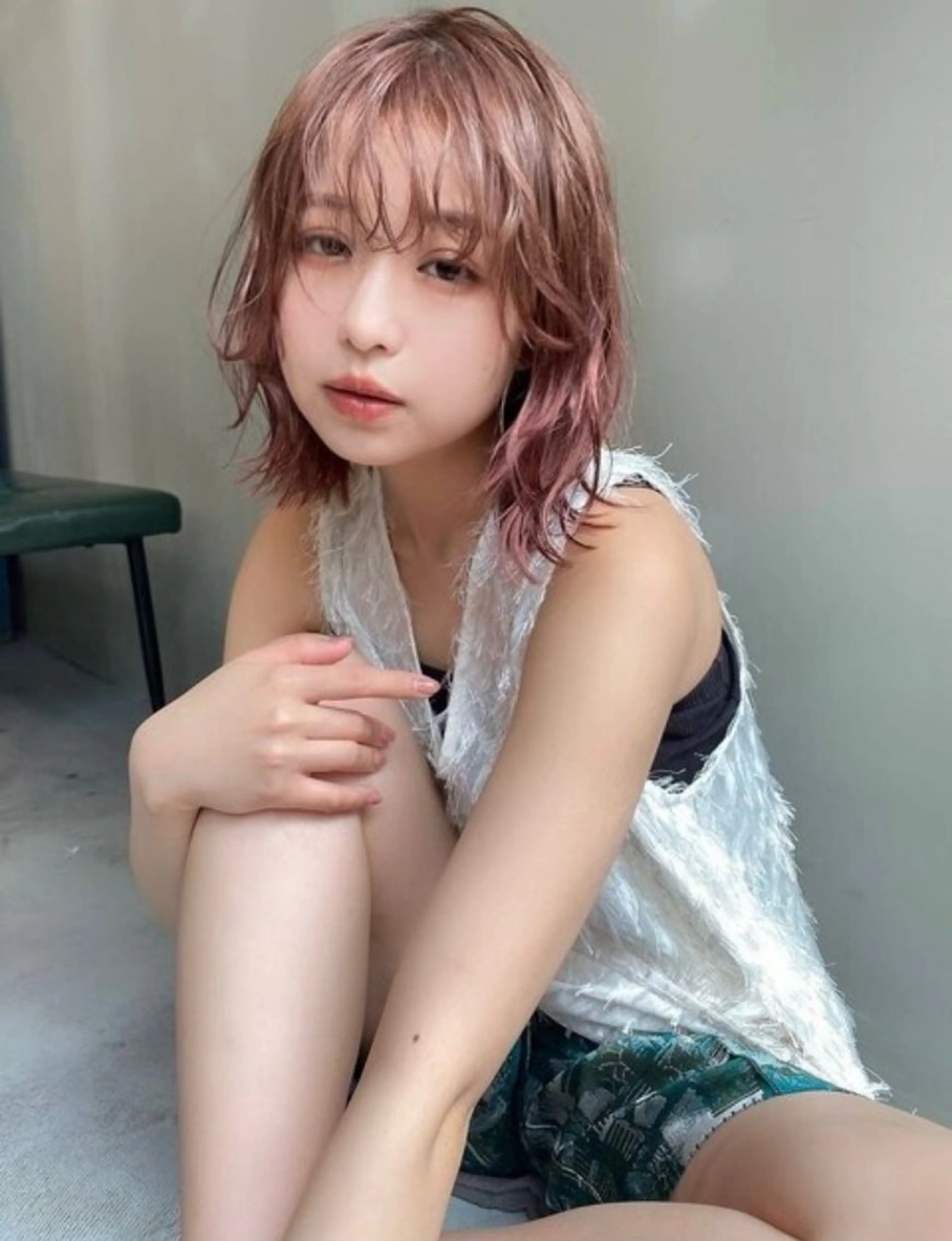 ミディアム 透明感/グレージュ/ レイヤー/ 青空のヘアスタイル