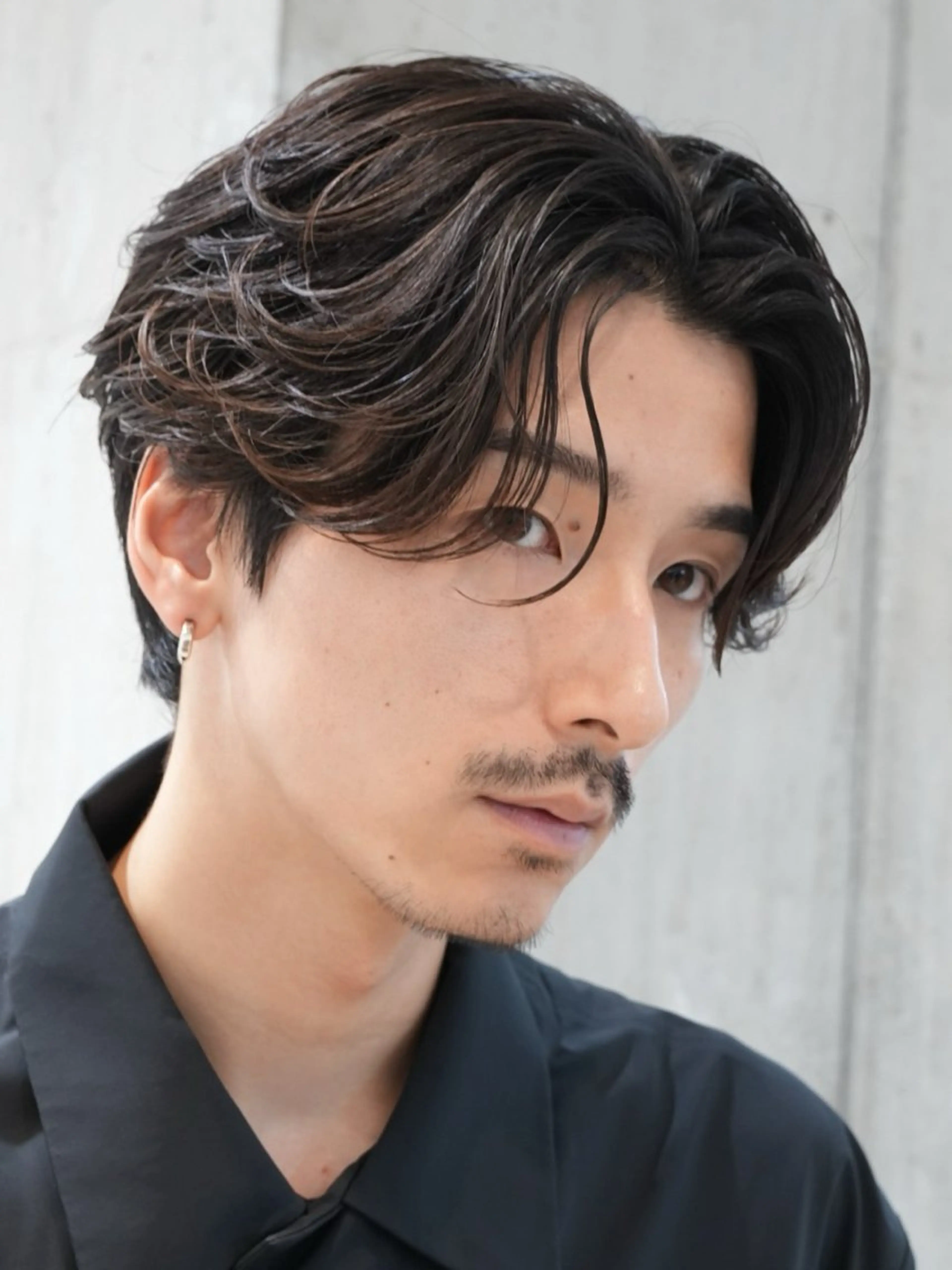 パーマ メンズ センターパート フェザーパーマ メンズパーマ ニュアンスパーマ パーマ 原宿 フェザーパーマ fifth イノウエのヘアスタイル